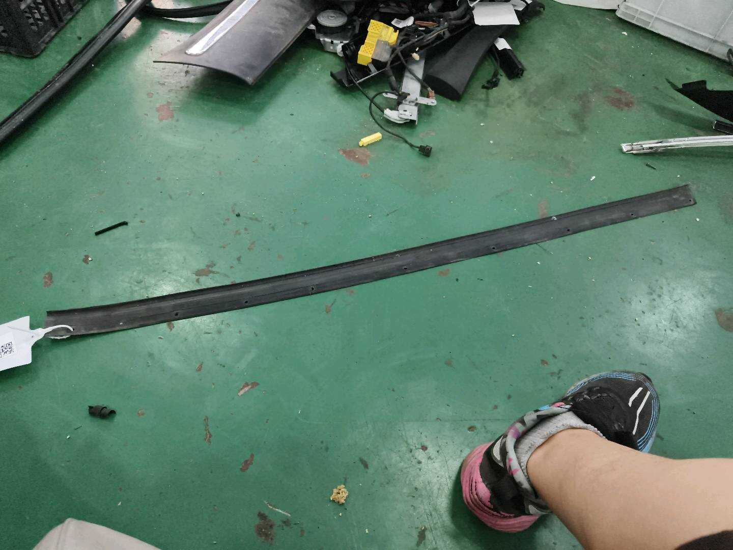 80838EW800 前门车门密封胶条(右下)