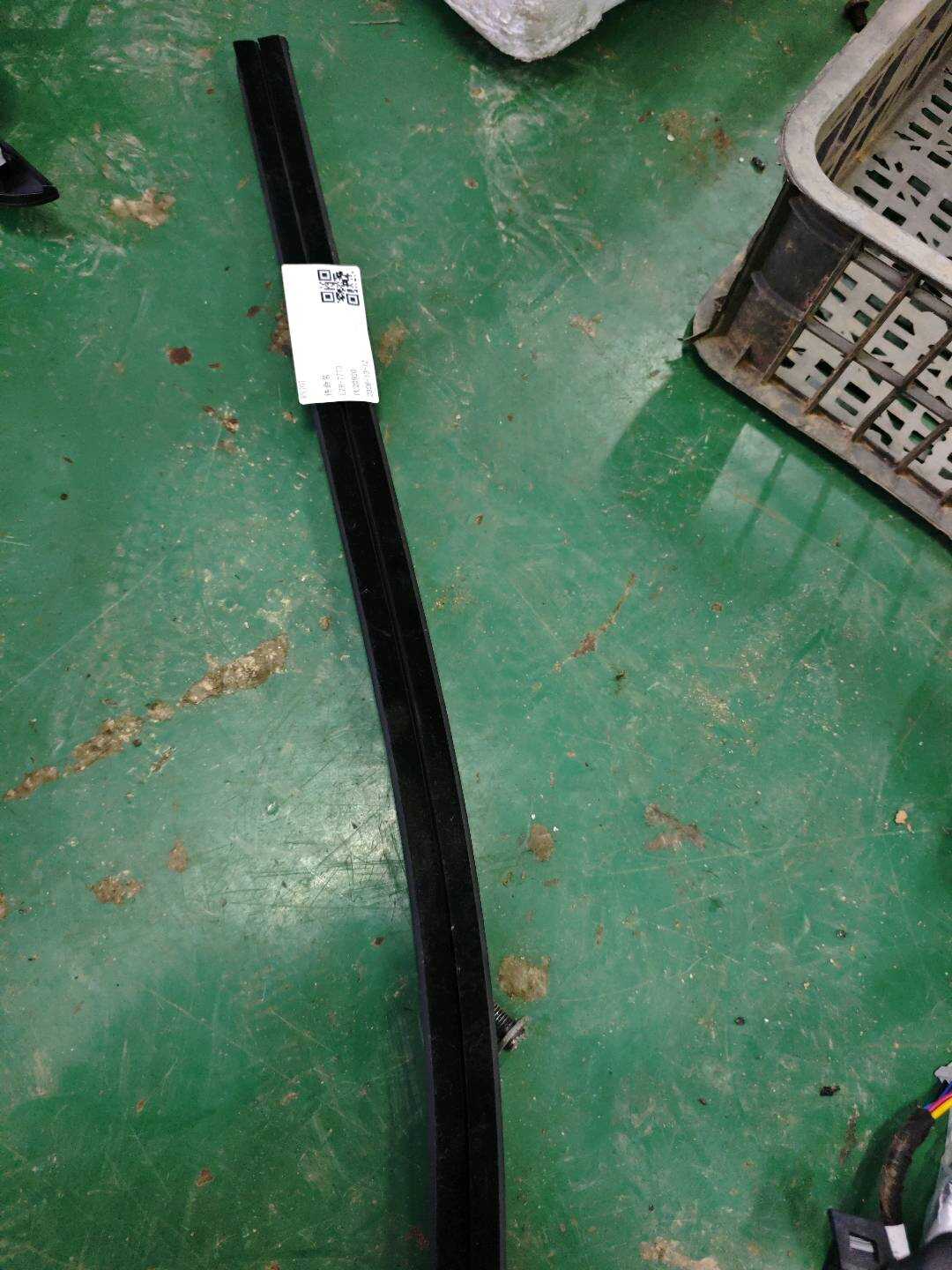 SC6207118A 右后门内水切