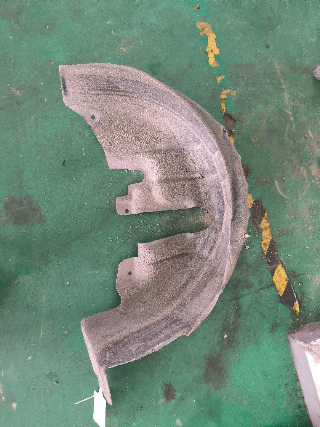 5TA810969 后叶子板内衬(左)