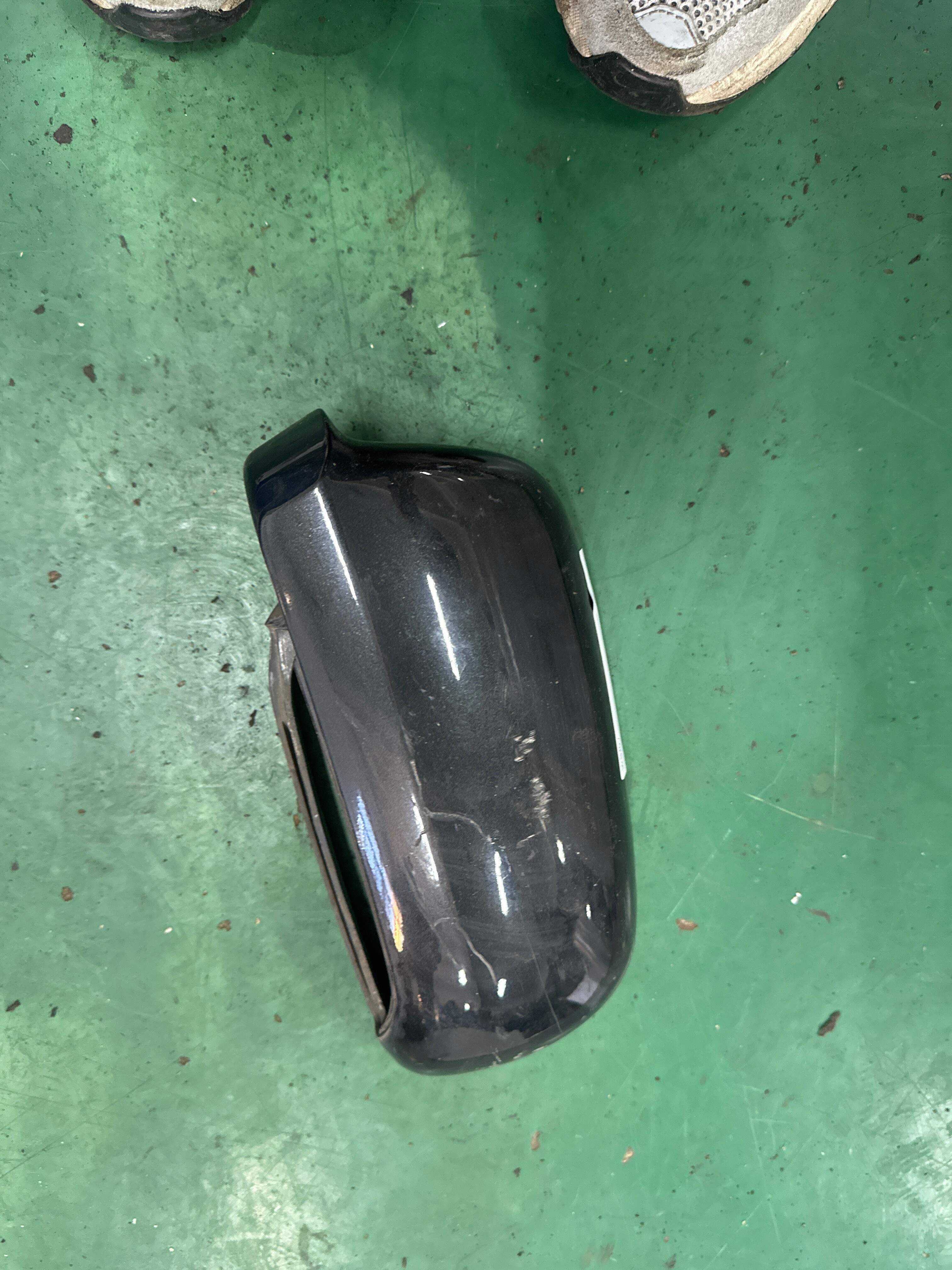 4A0857507 倒车镜固定座(左)