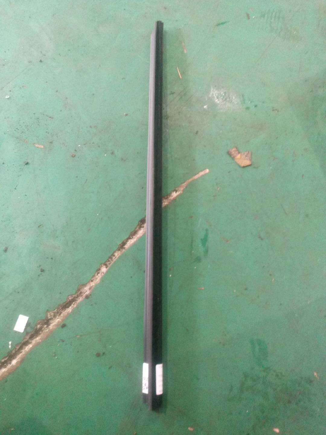 A1567250565 前门玻璃压条(右内)