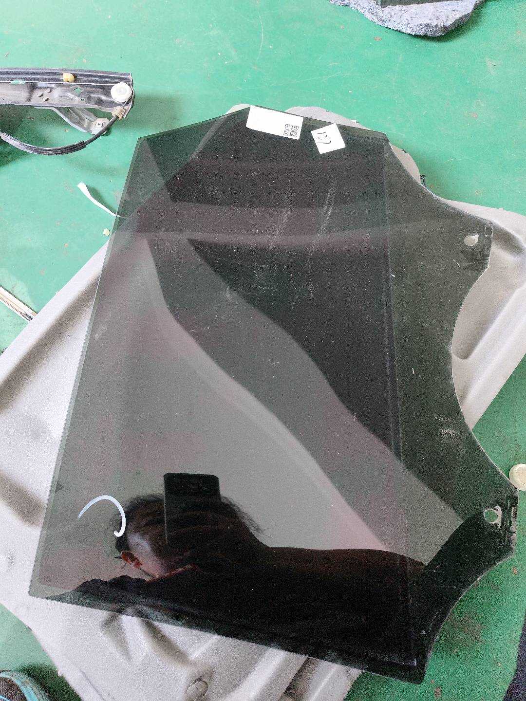 T4A1199 后门玻璃（右）
