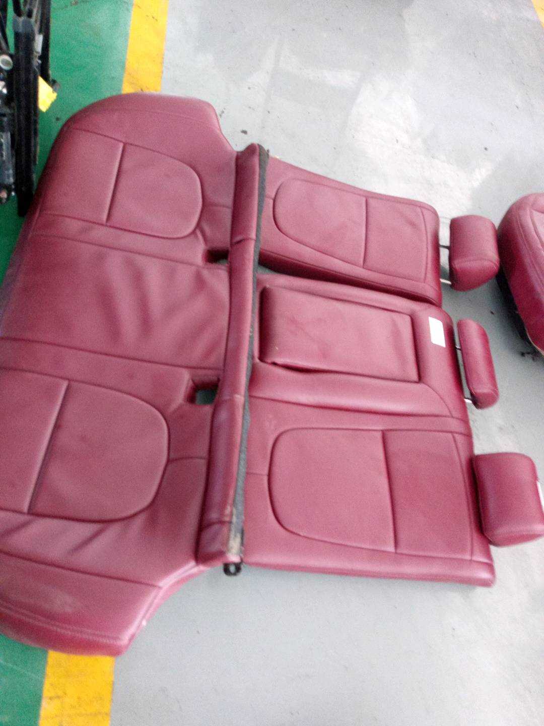 C2Z11360SEL 后座椅头枕(右)