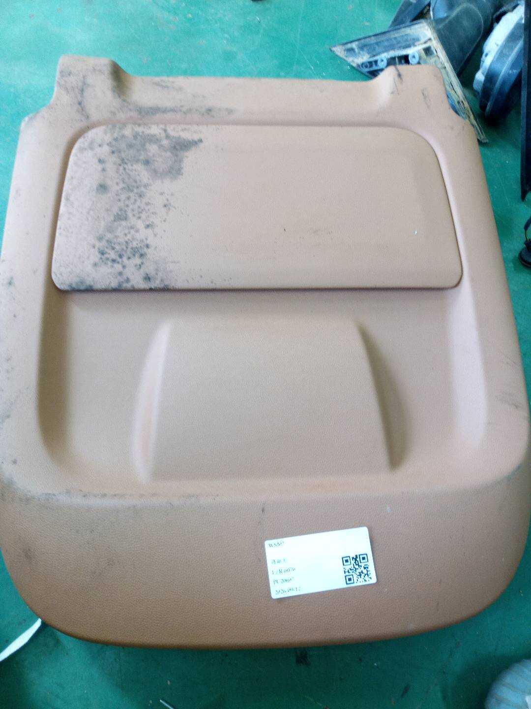 52107410111 副驾驶员座椅靠背骨架护面
