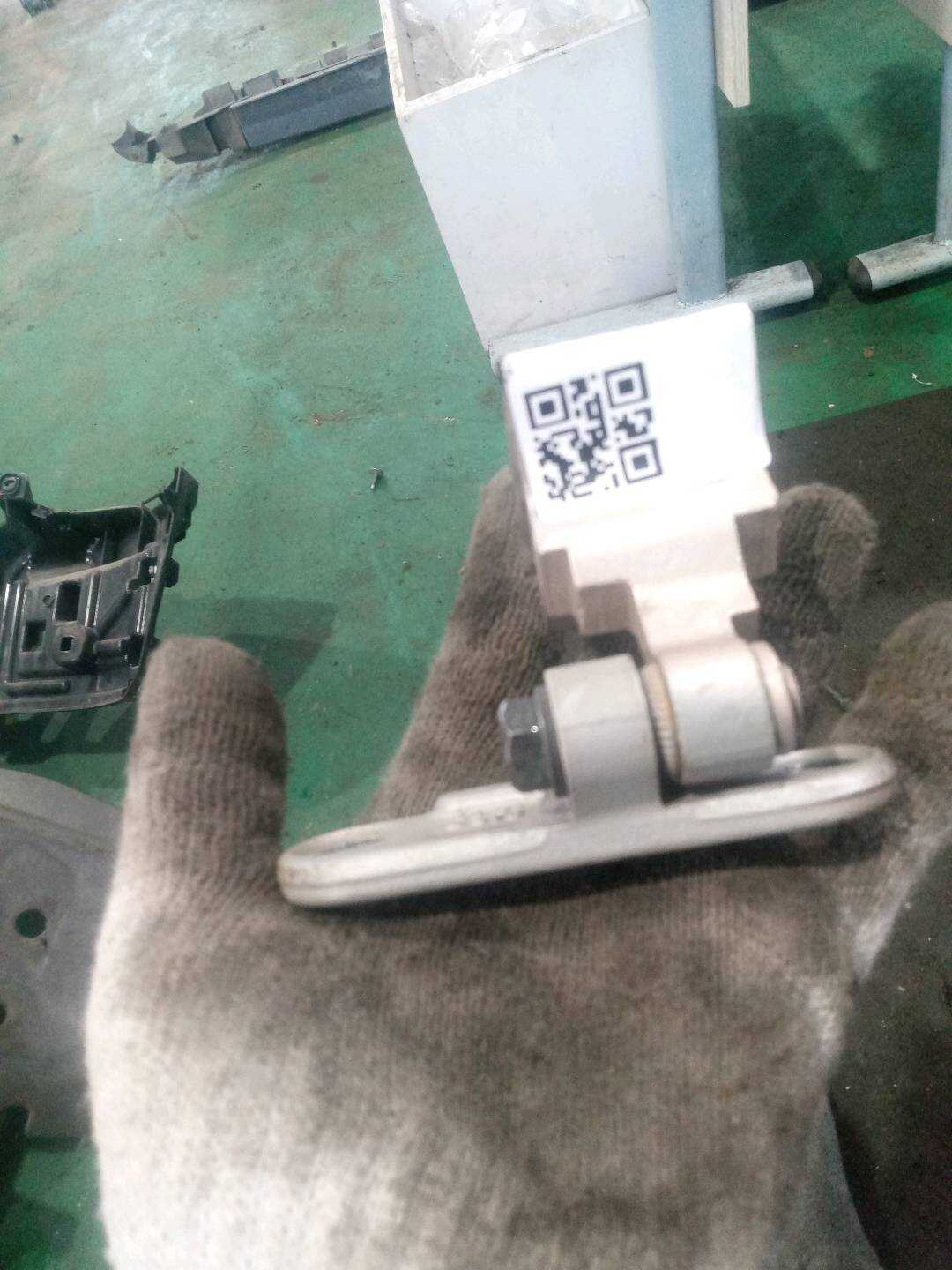 41517263539 前门铰链（左下）