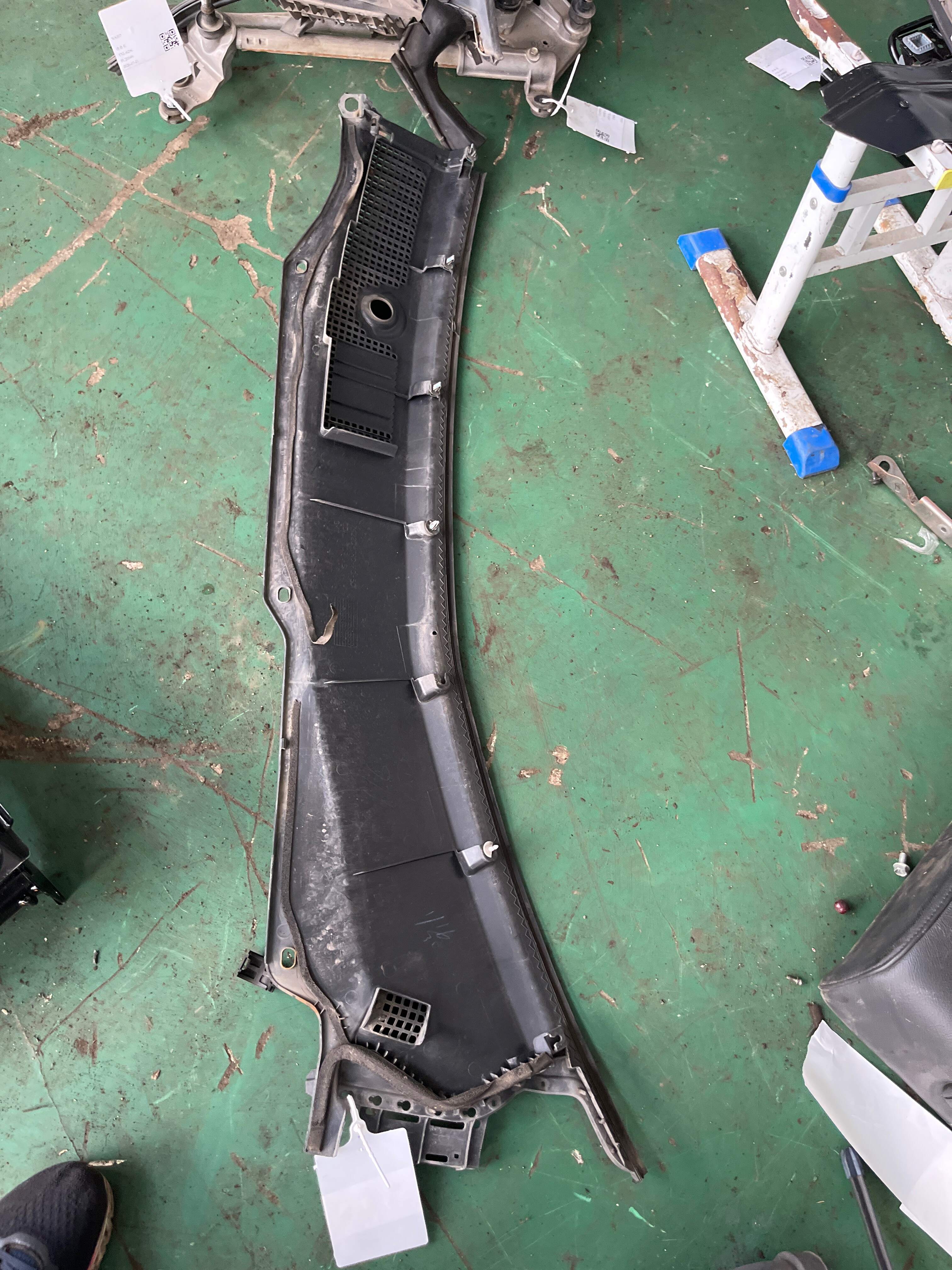 74220TA0A00 Front Windshield Cowl Grille, Right