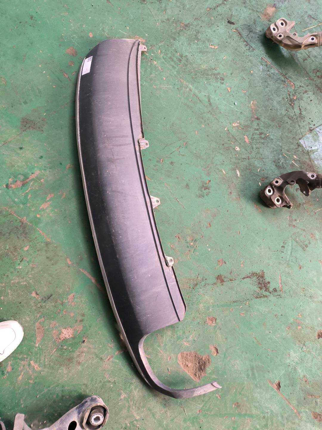 8KD807521 Rear Bumper Air Deflector