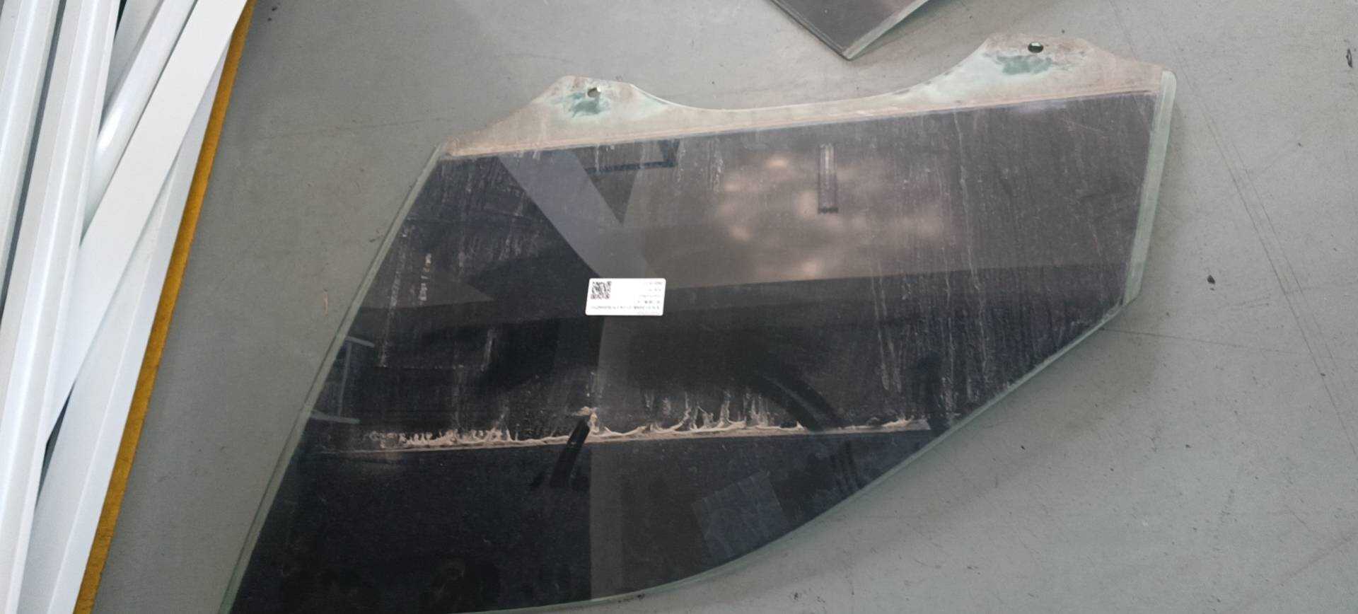 51337137013 前门玻璃(左)