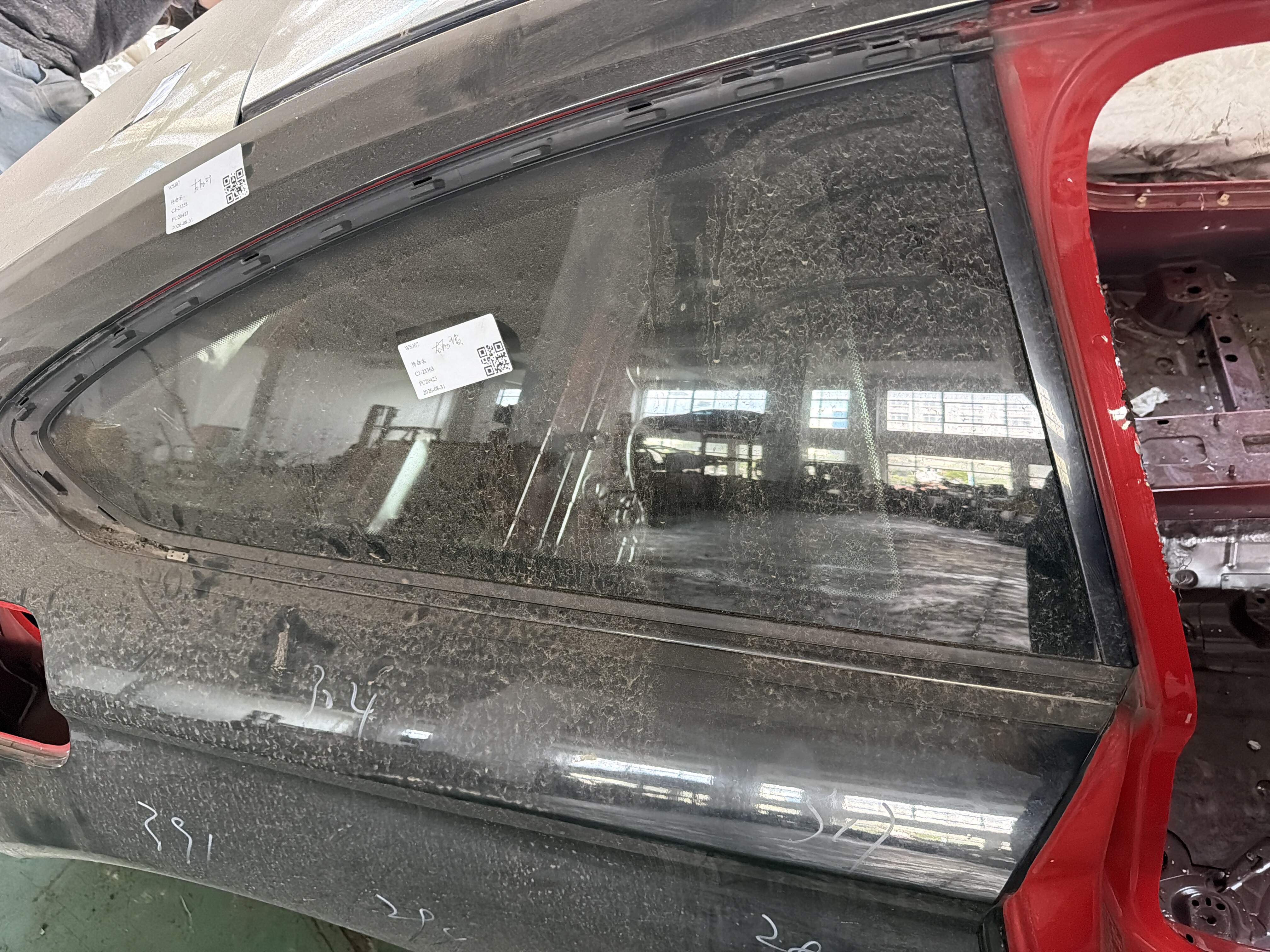 51377433346 Rear Quarter Glass, Right