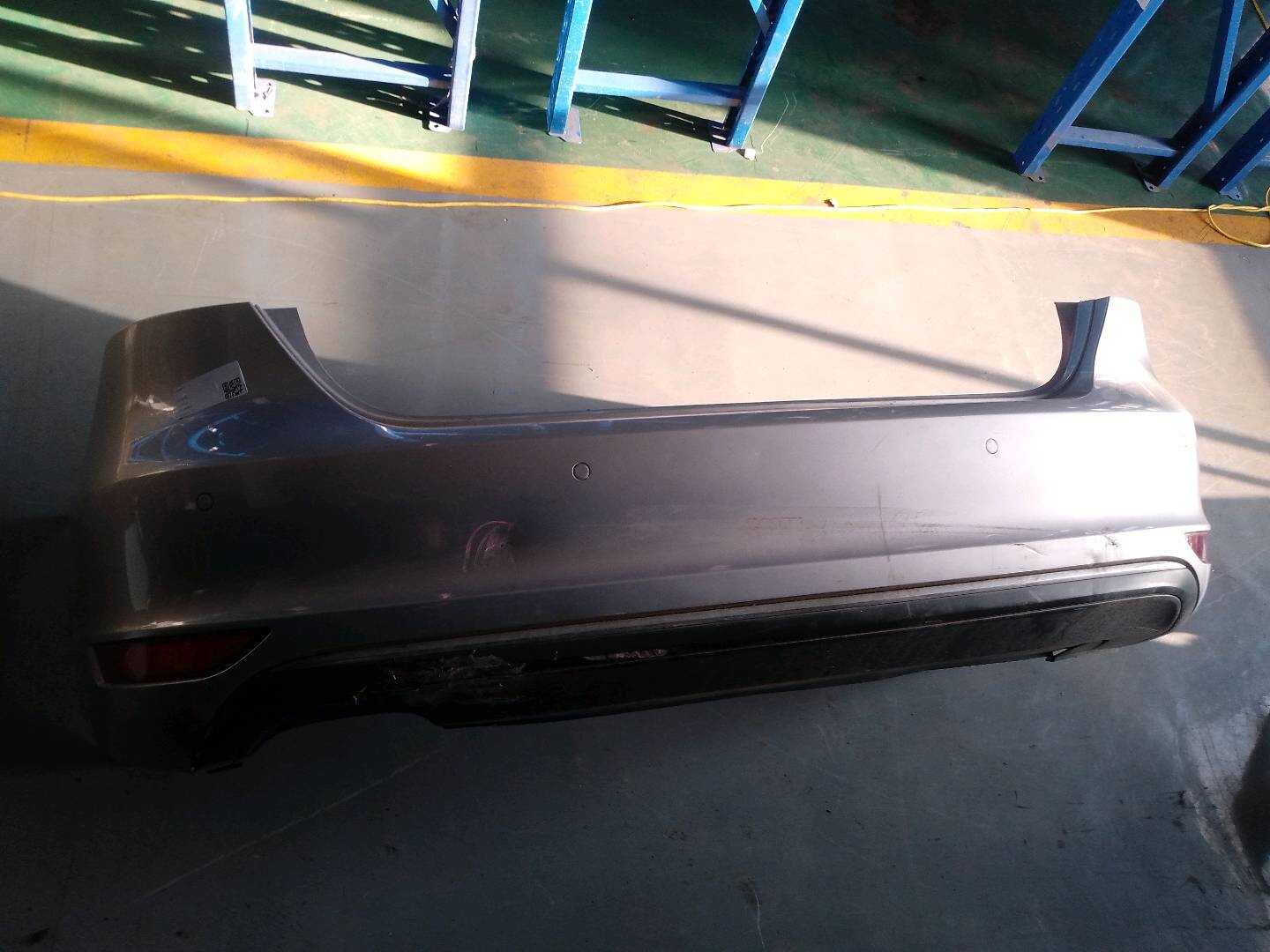 L16D807417GRU 后保险杠皮