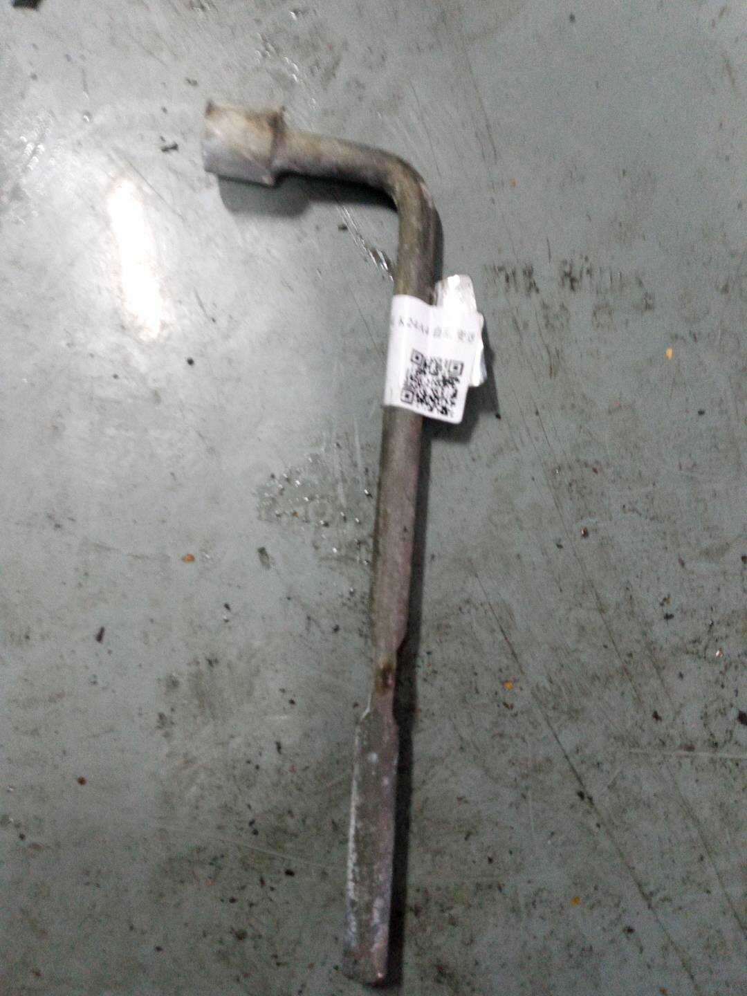 89211S05003 轮胎扳手