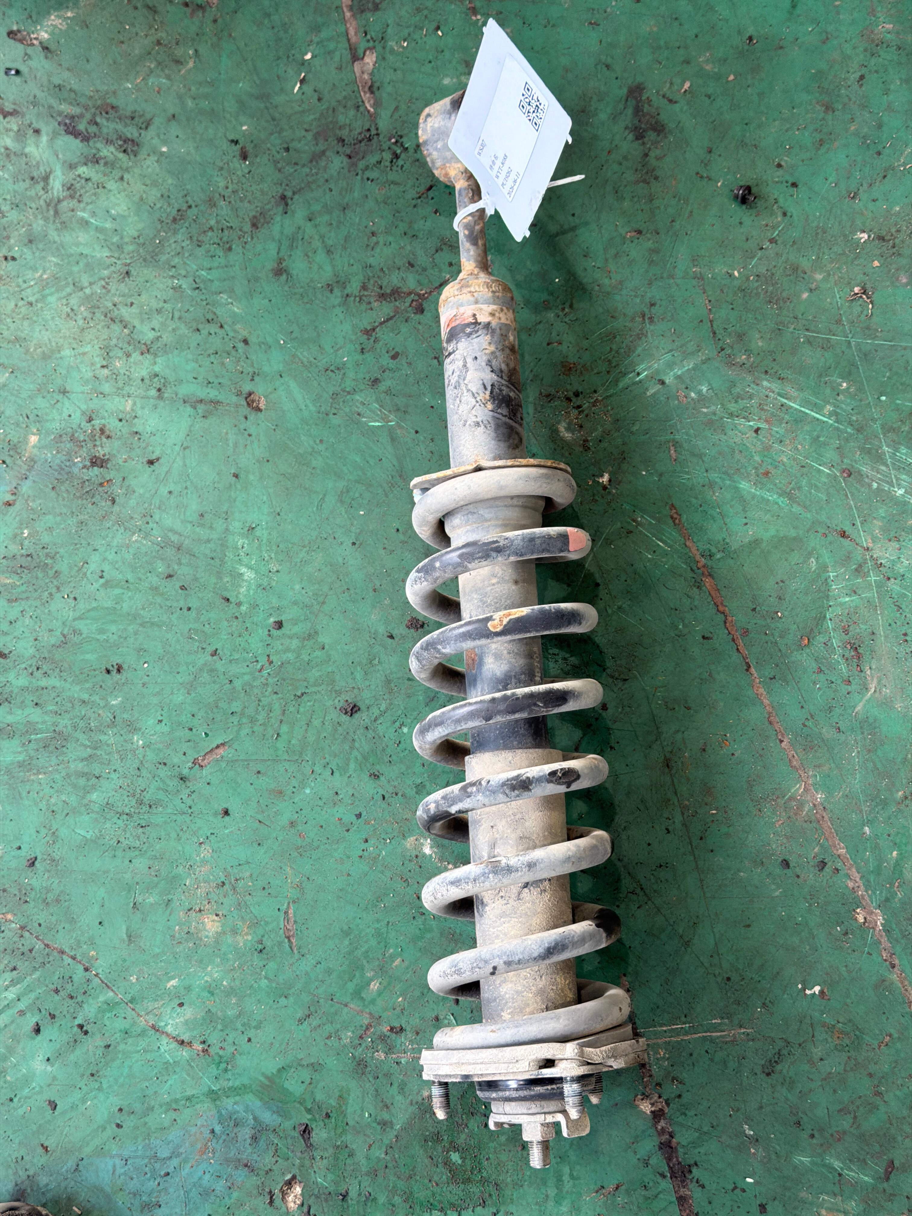 4851069195 Front Shock Absorber Insert Assembly, Left