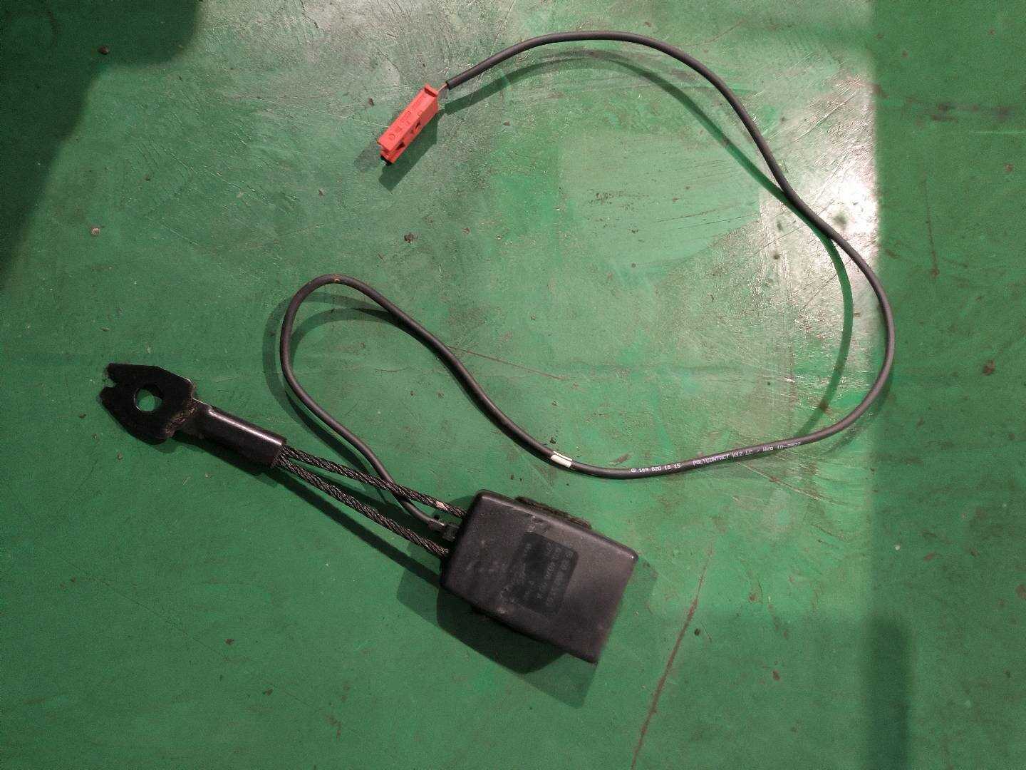 A1698605369 副驾驶员座椅安全带扣