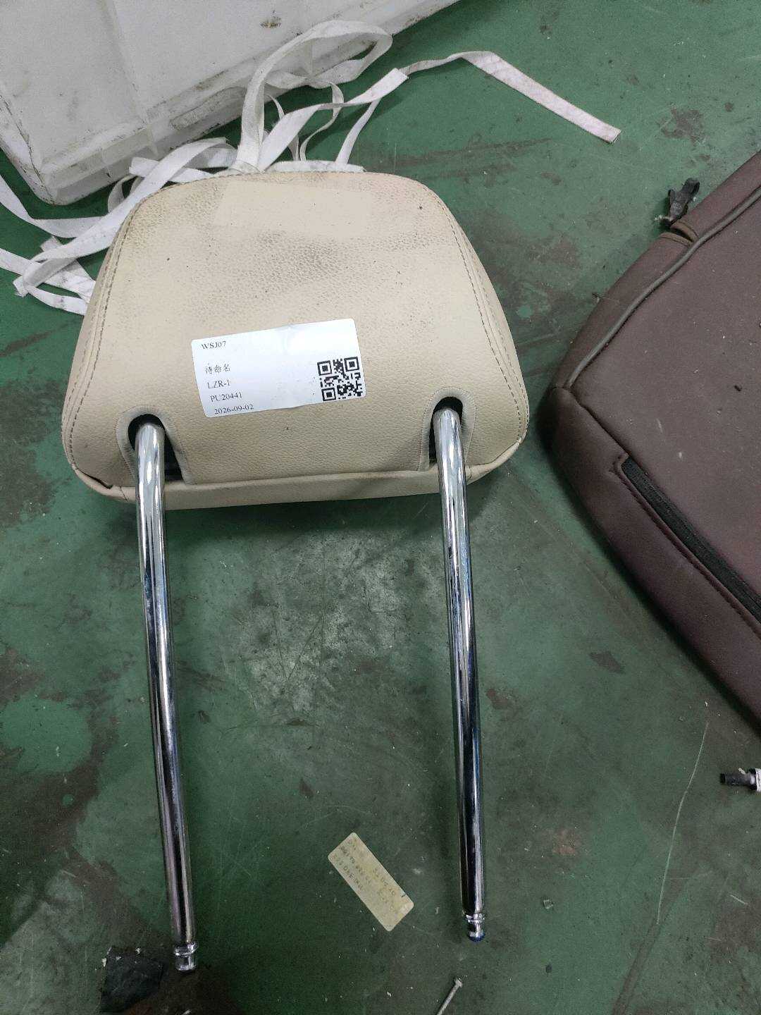 52107386562 副驾驶员座椅头枕