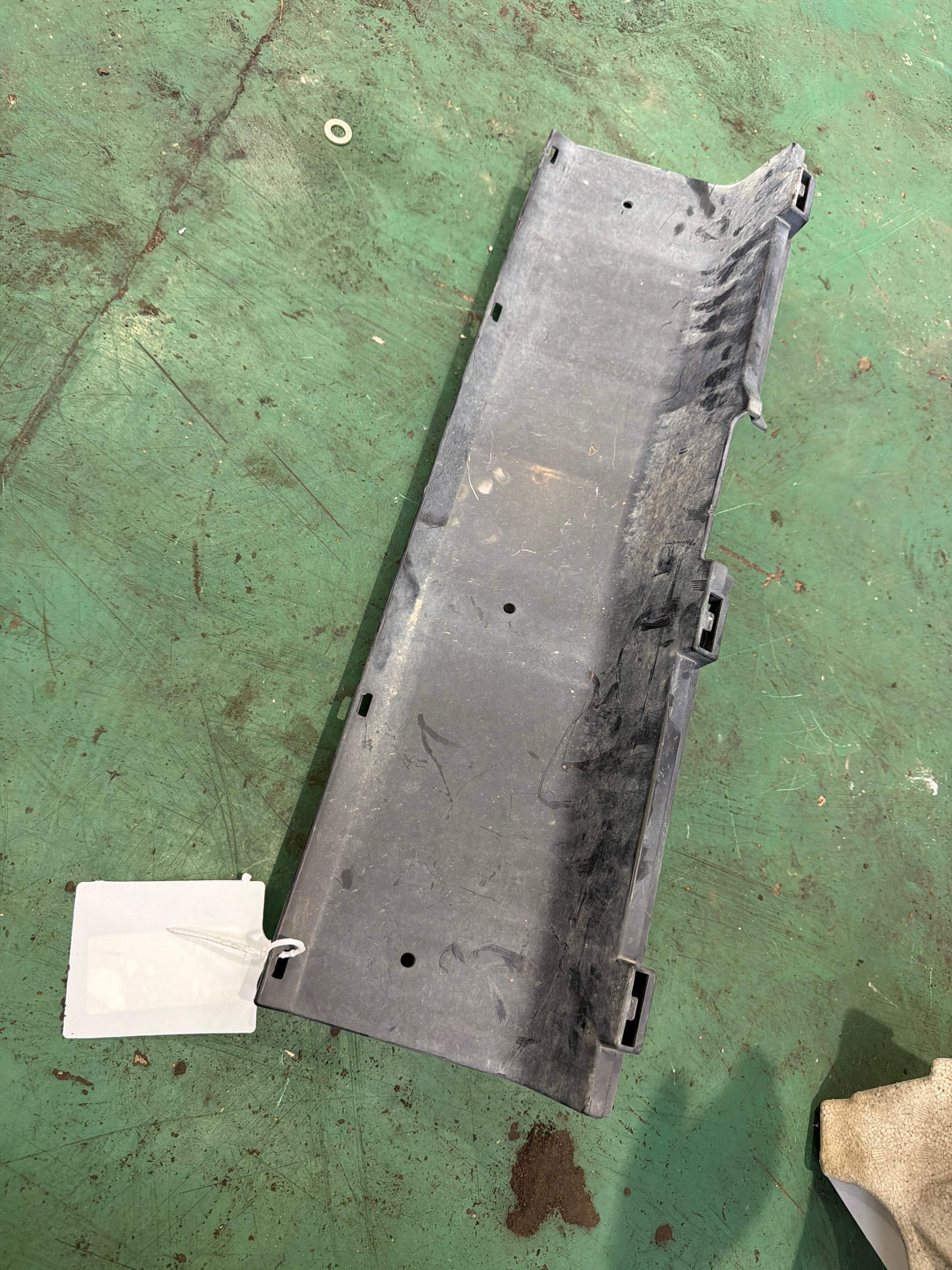 5212260010 Front Bumper Grille, Lower