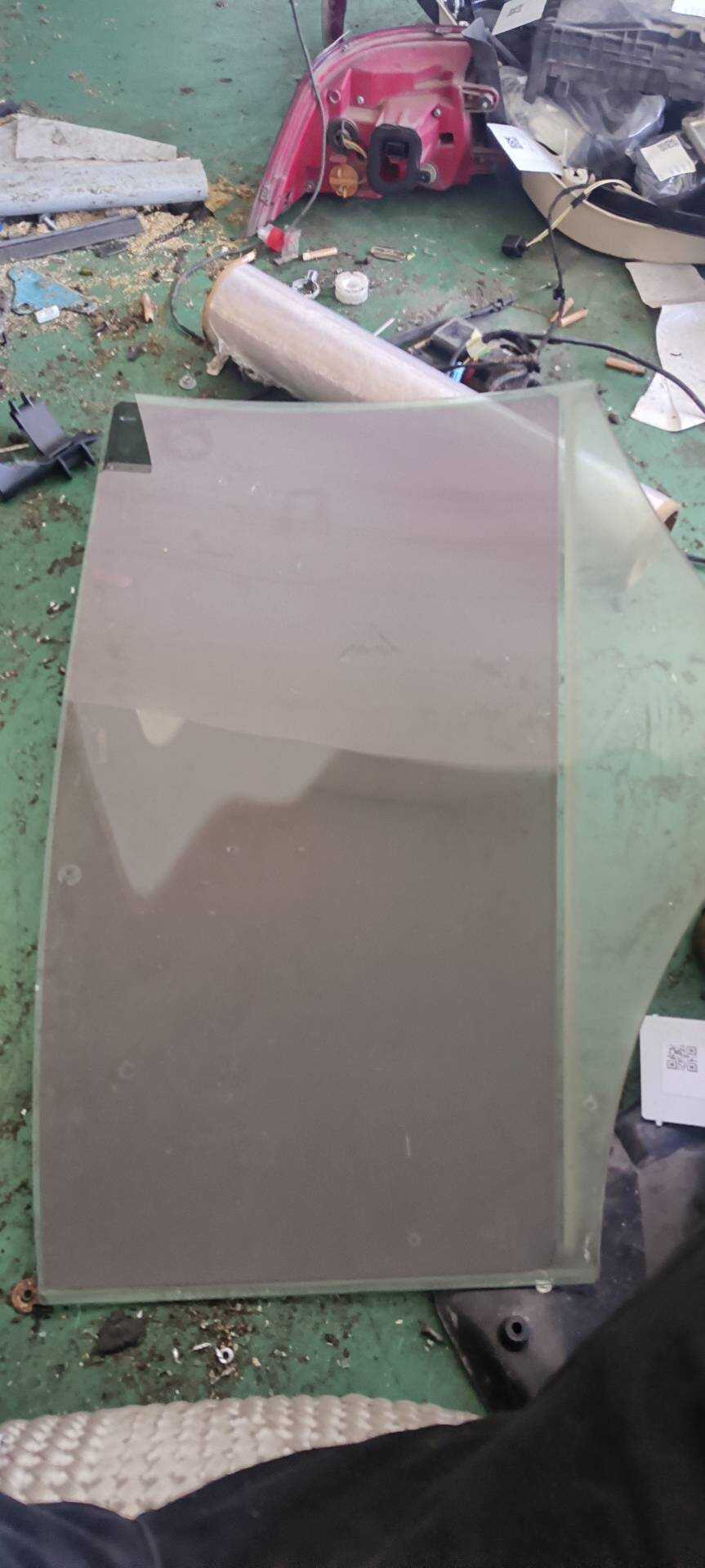 L3AD845025B 后门玻璃(左)