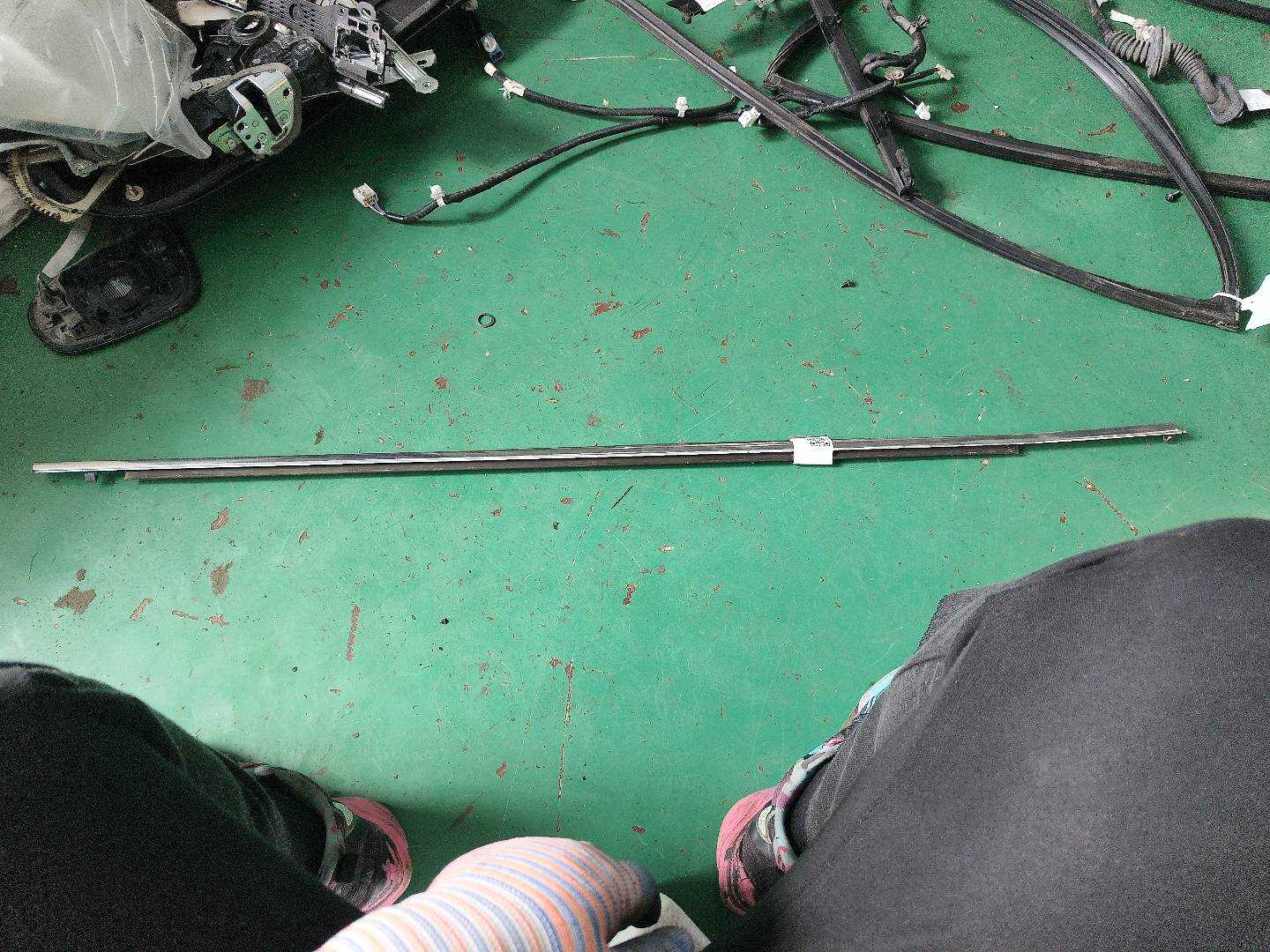 7571076010 前门玻璃压条(右外)