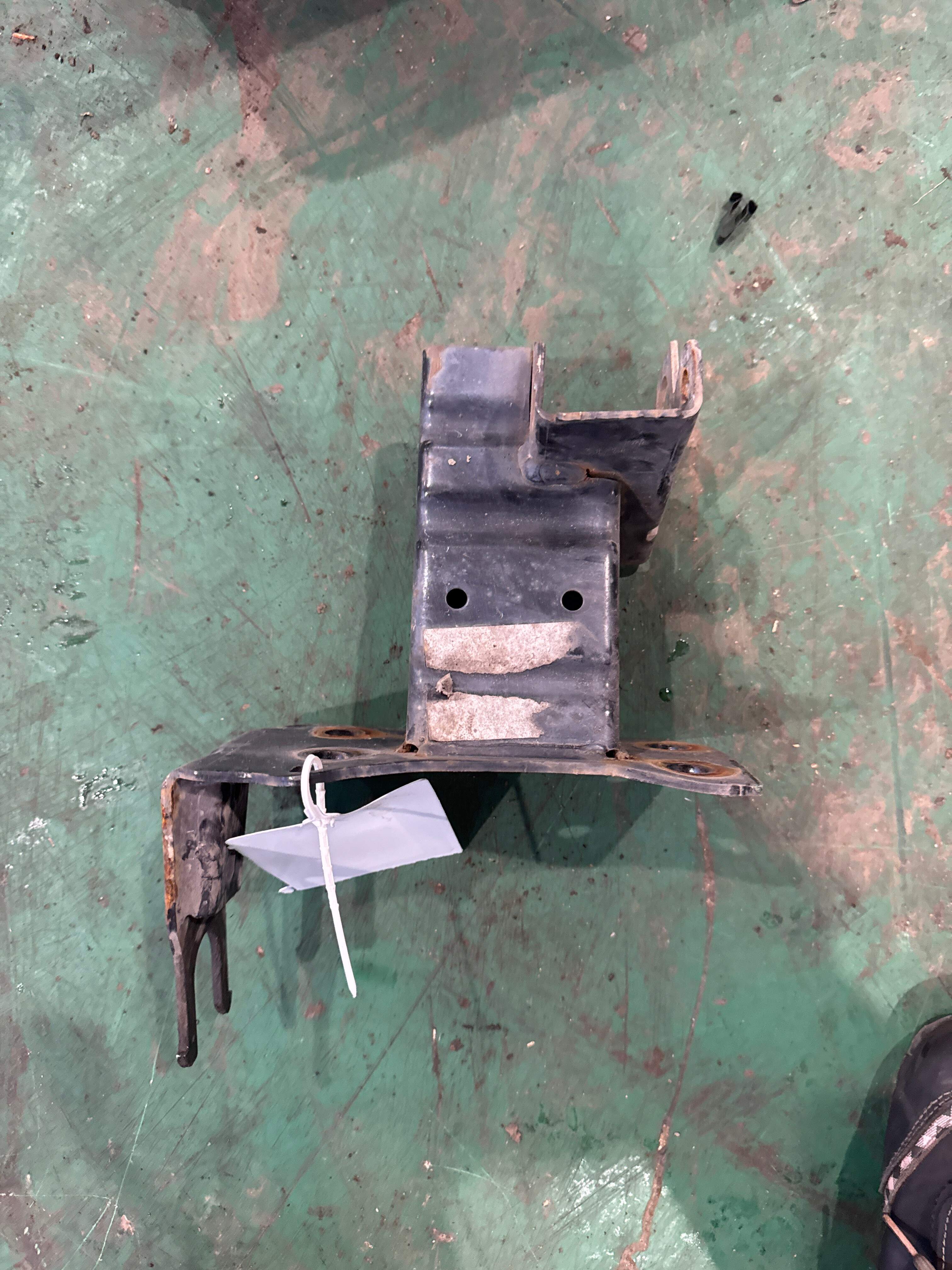 4L0807133A Front Bumper Frame Bracket, Left