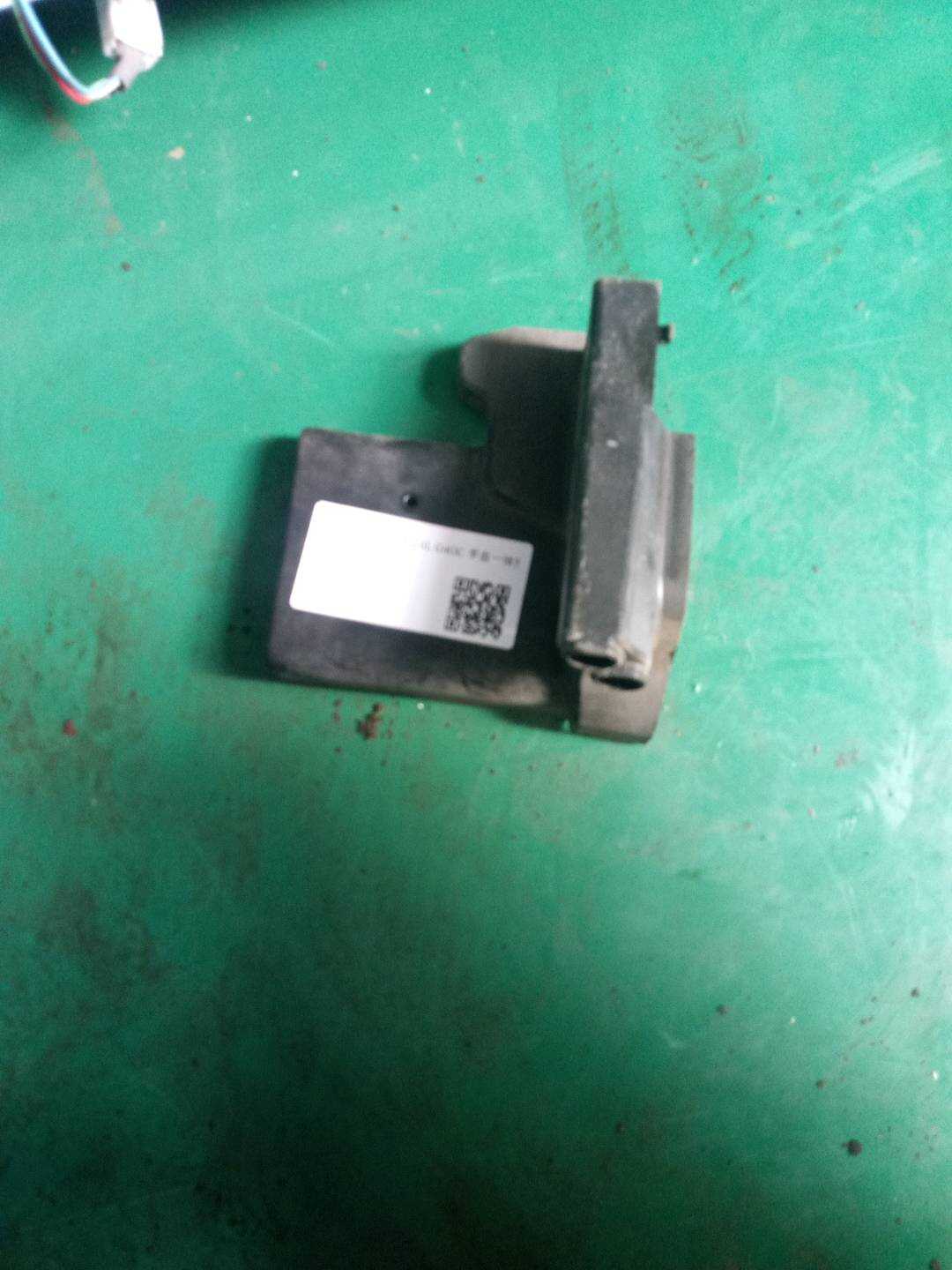 824941F000 前门锁机护盖(右)
