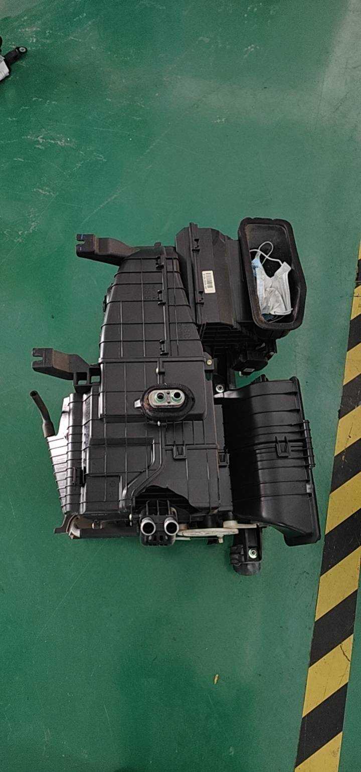 971390U000 蒸发箱总成