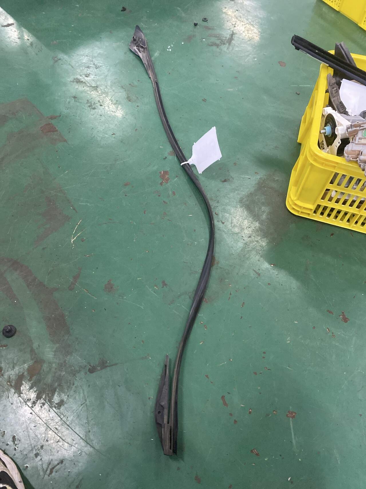 97053755501 前门车门密封胶条（左上）