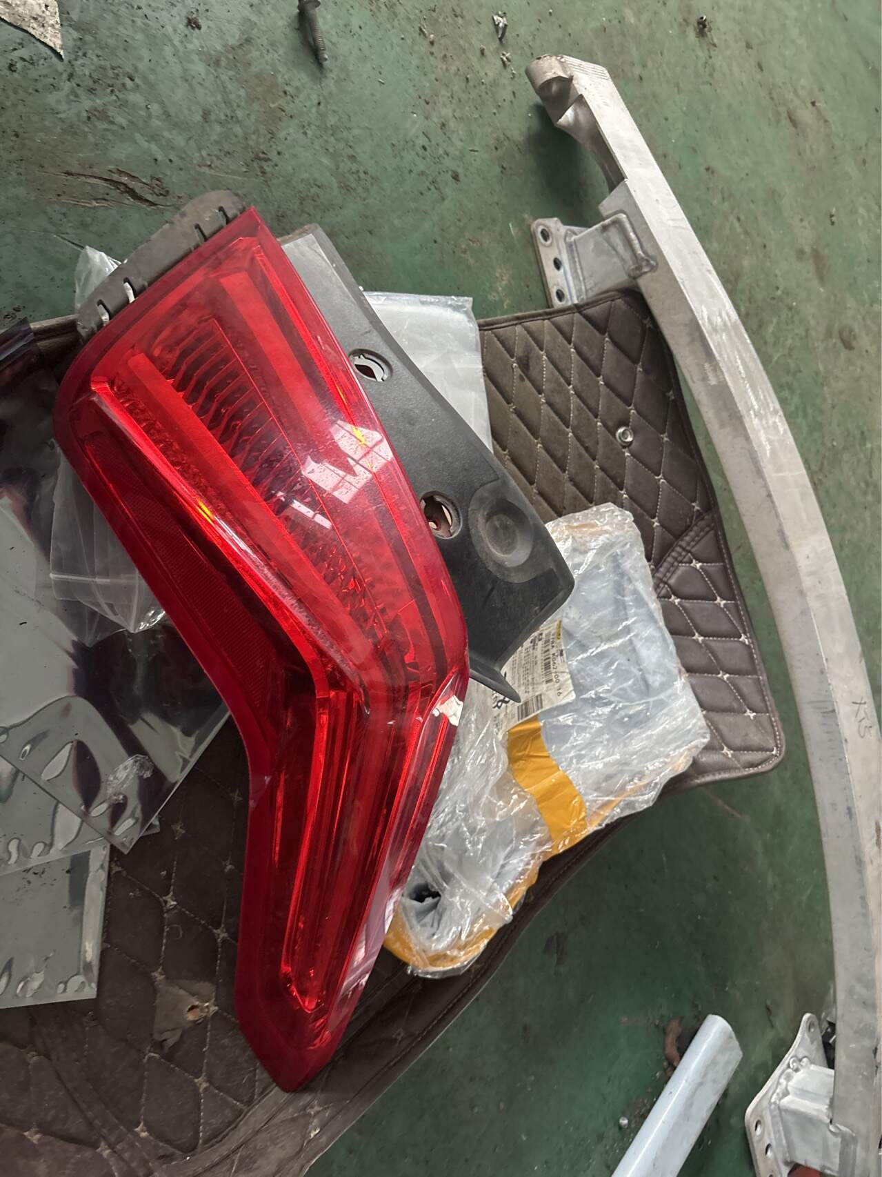84244998 Tail Light Assembly, Right
