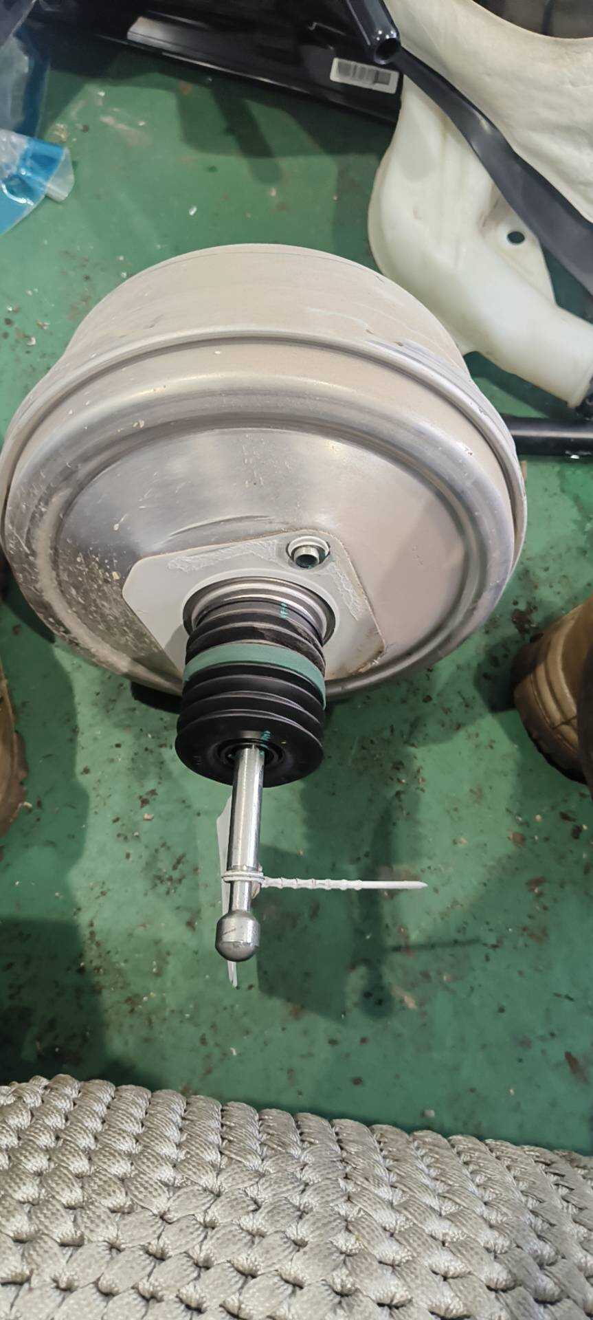 84667588 制动助力器