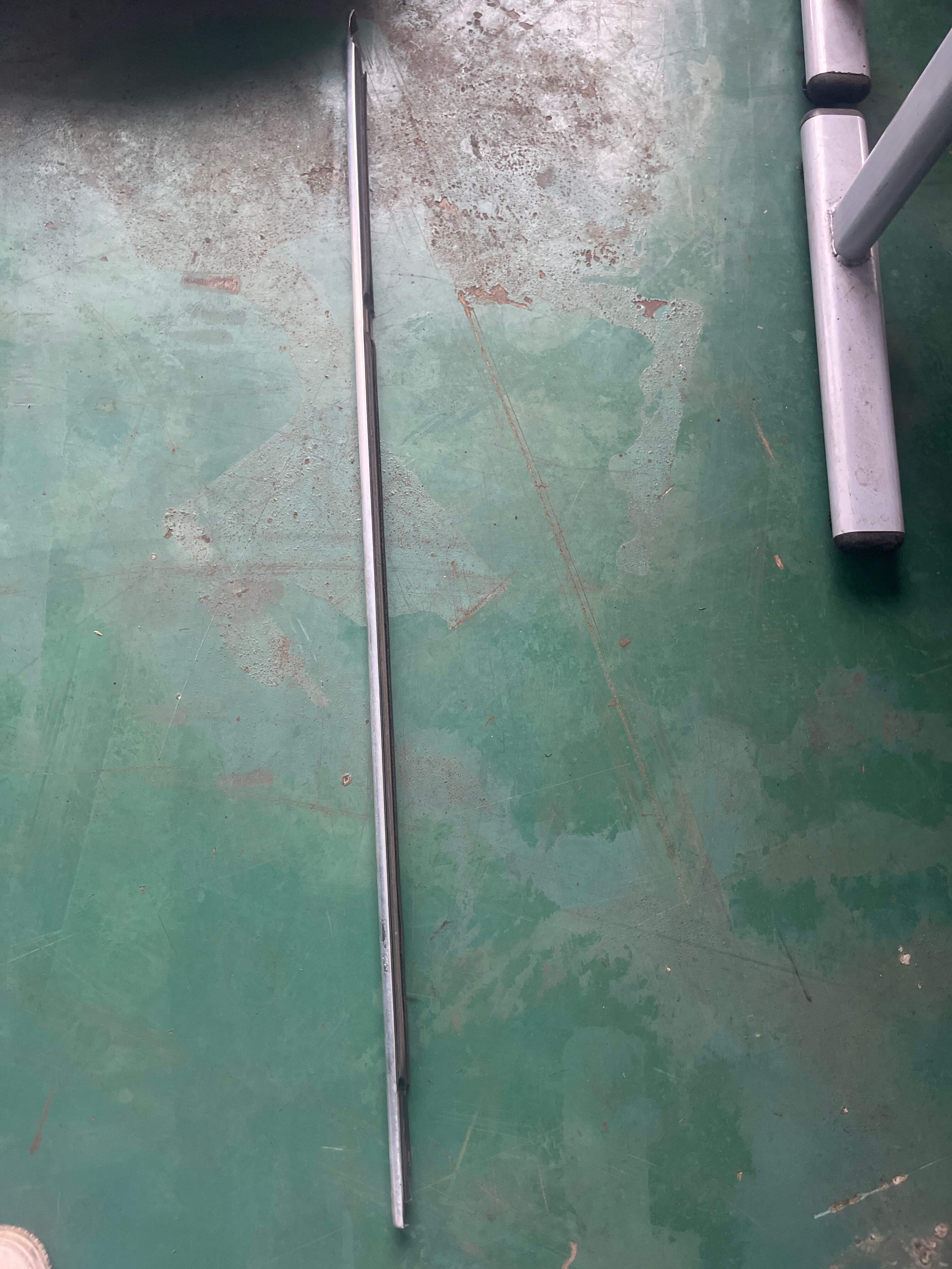 22834355 Rear Door Window Molding (Right Outer)