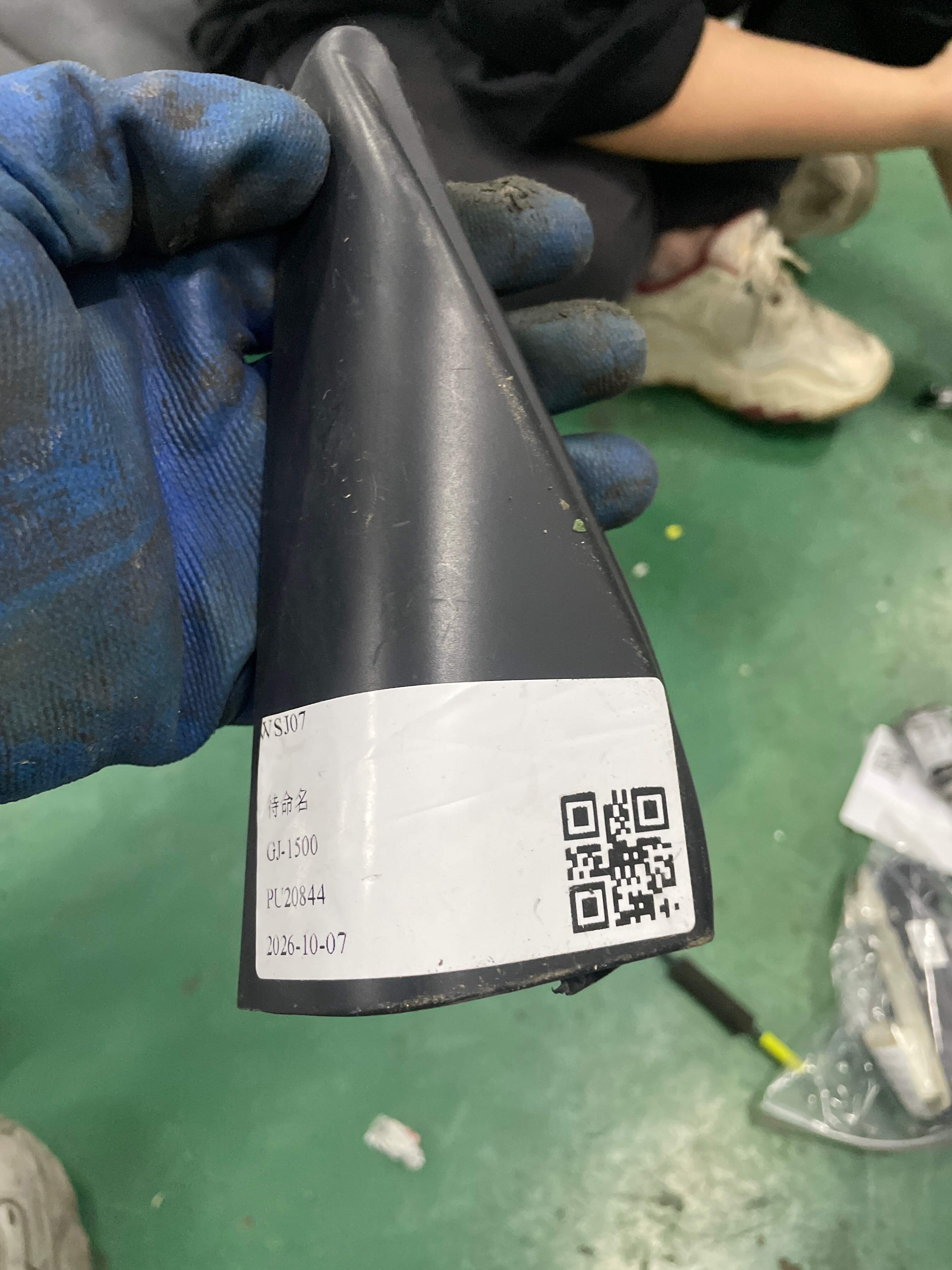 YL002789ZD 前门三角饰板(左内)