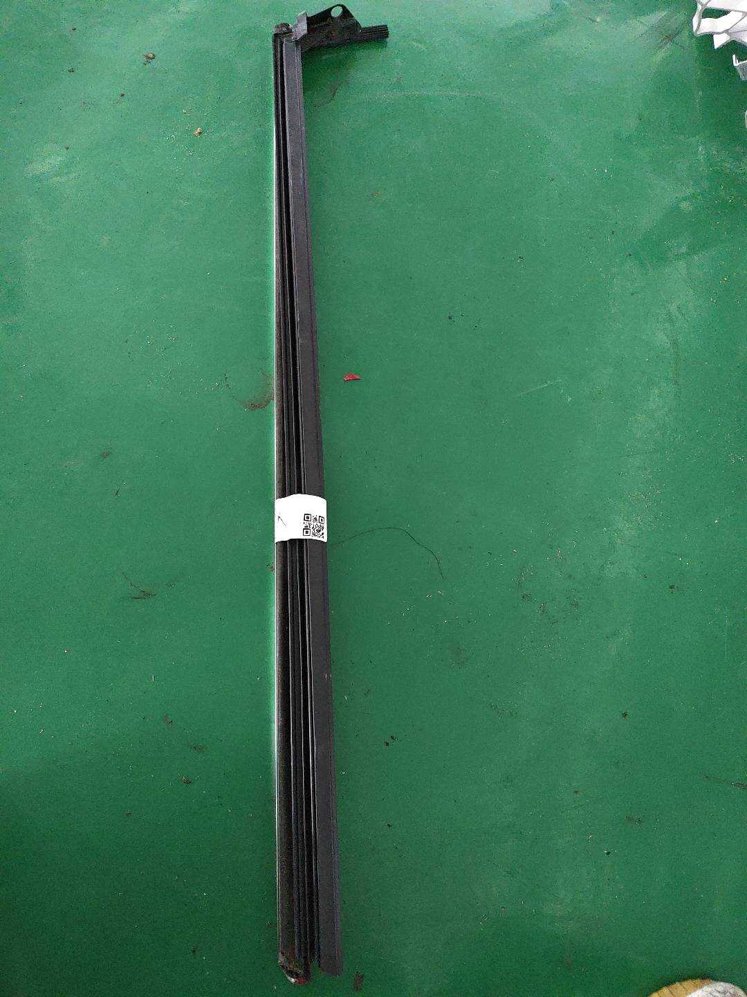 A2077250265 前门玻璃压条（右内）