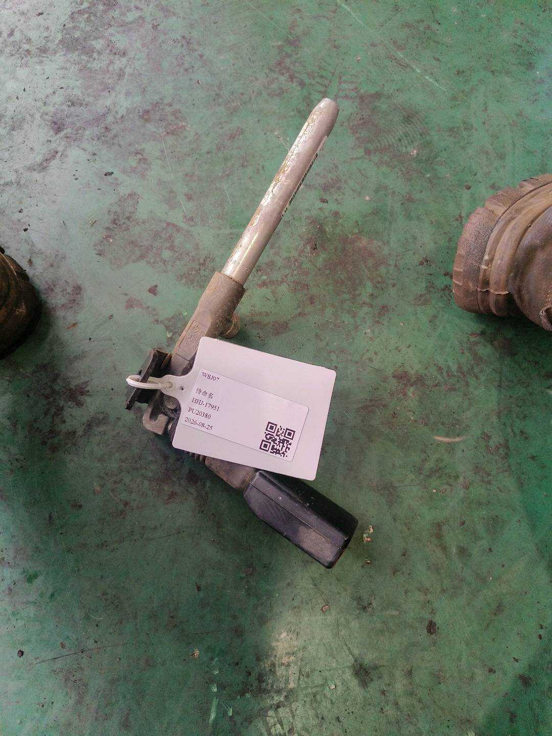 72116975363 后座椅安全带扣(左)