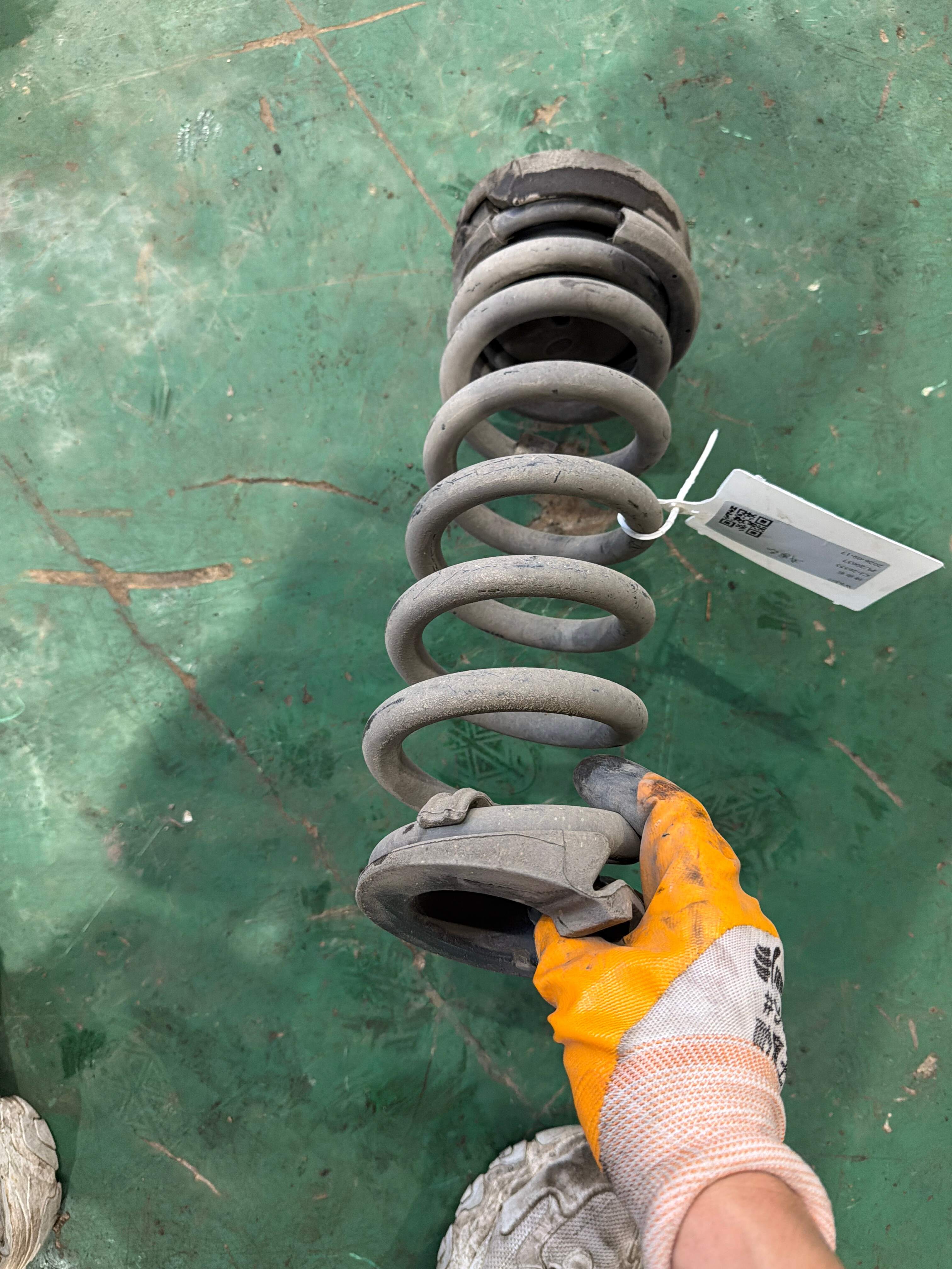 T4A13795 Rear Shock Absorber Coil Spring