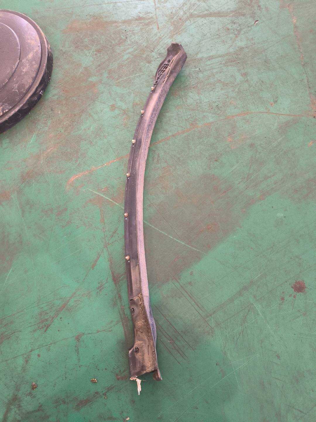 P0007939AL Rear Door Wheel Arch Weatherstrip