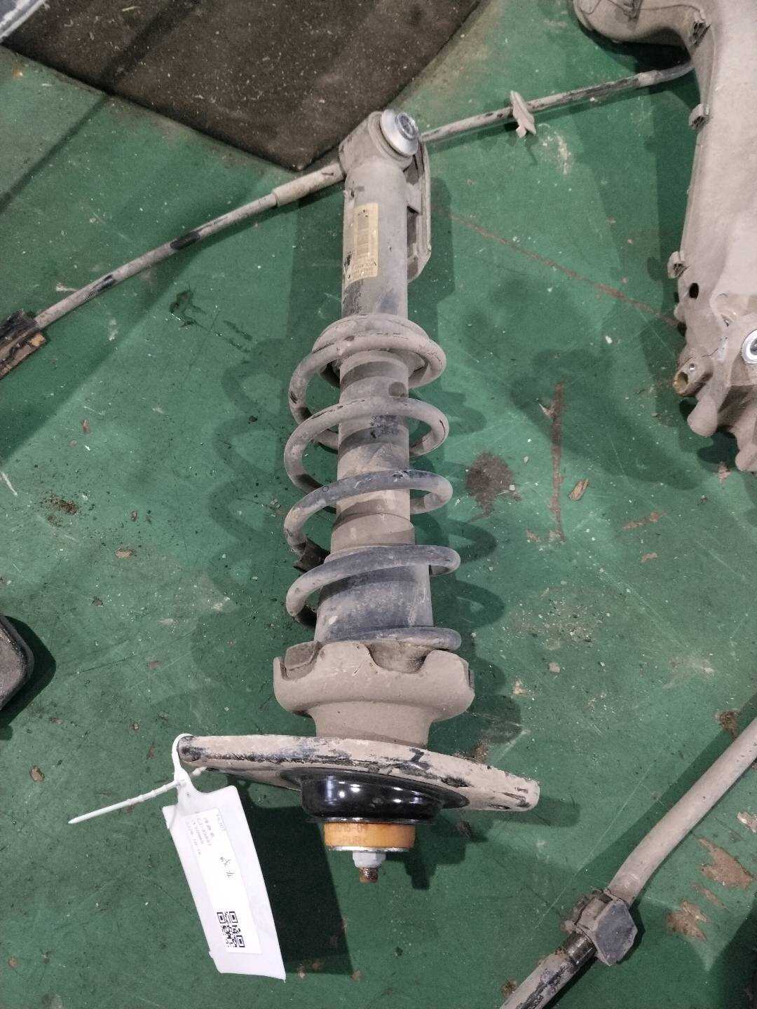 33529807015 Rear Shock Absorber Insert, Left