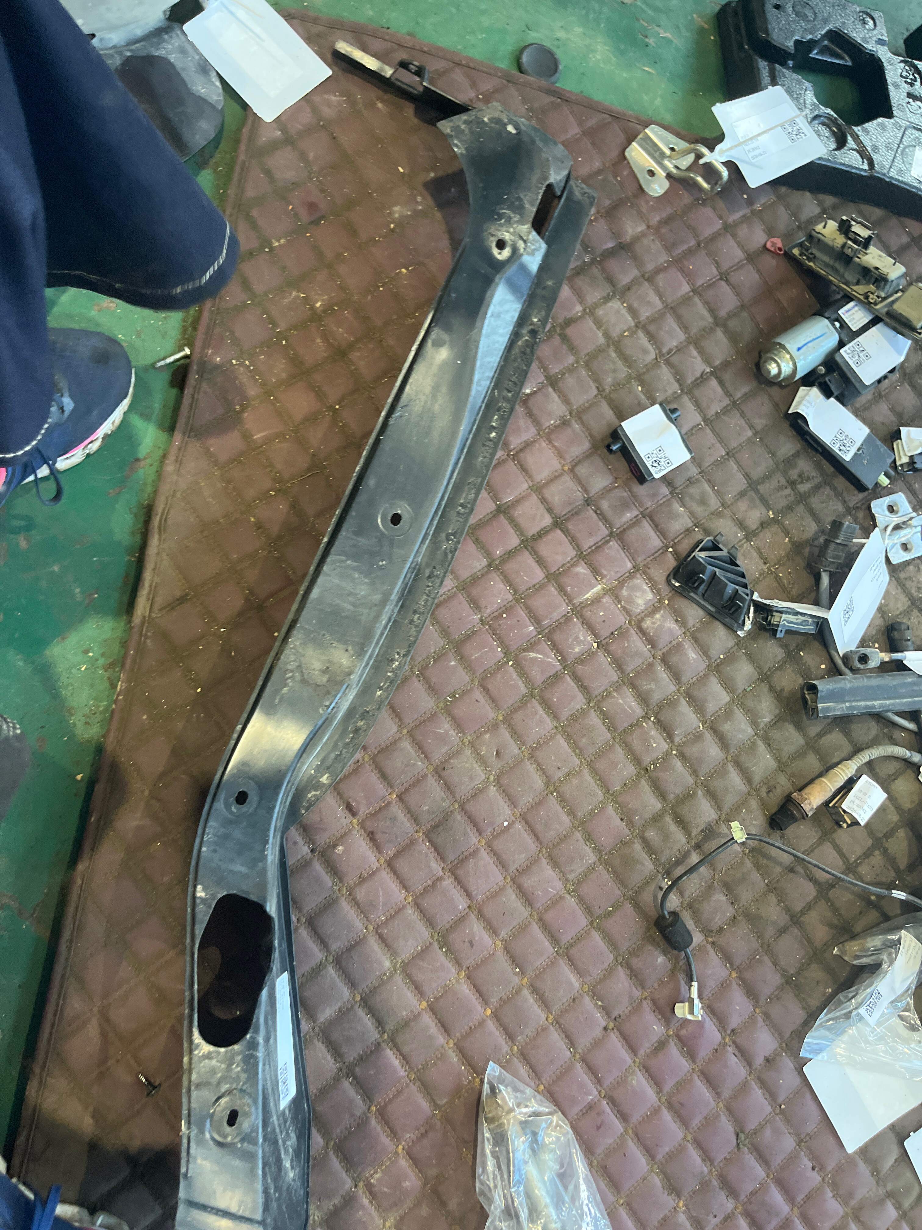 51497339571 Trunk Lid Drain Channel, Left