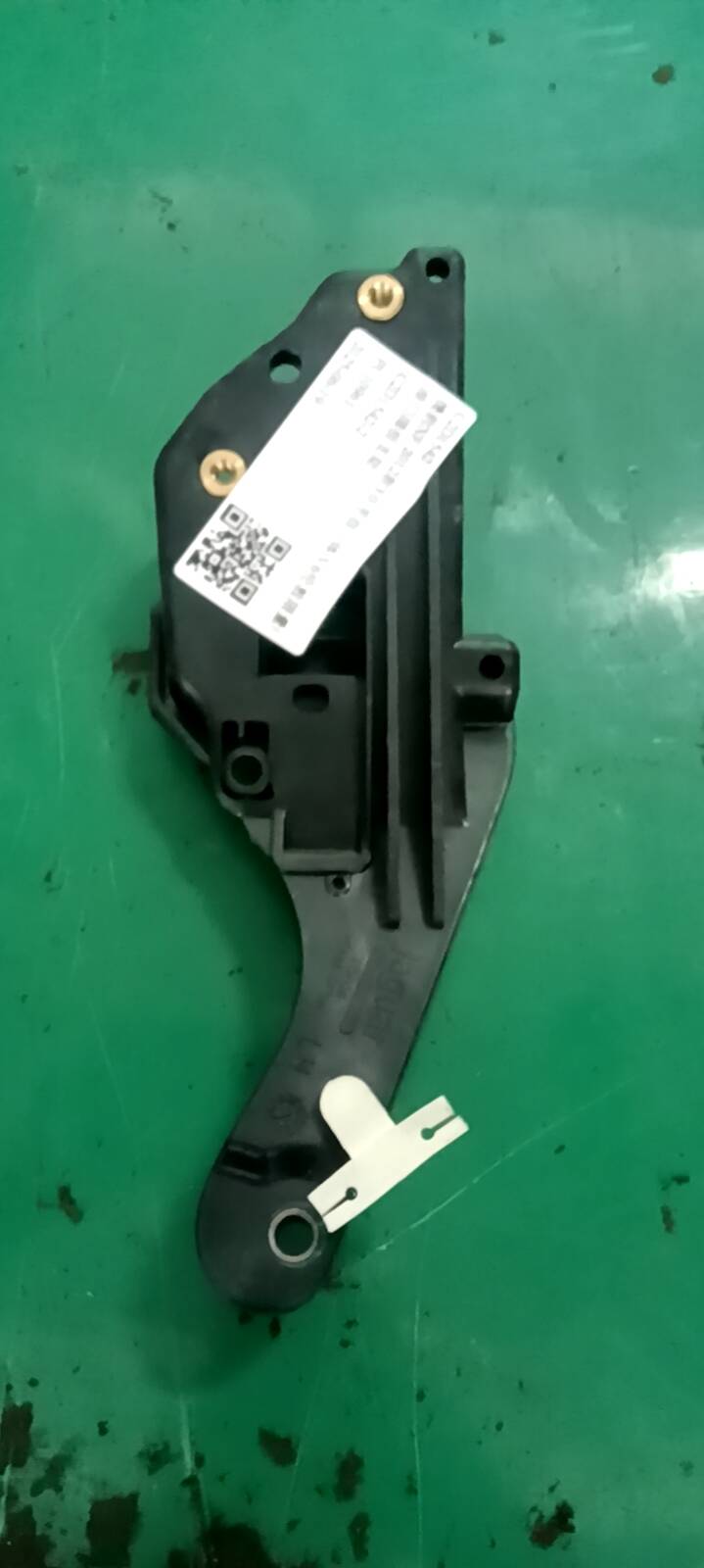 C2D1542 Accelerator Pedal Bracket