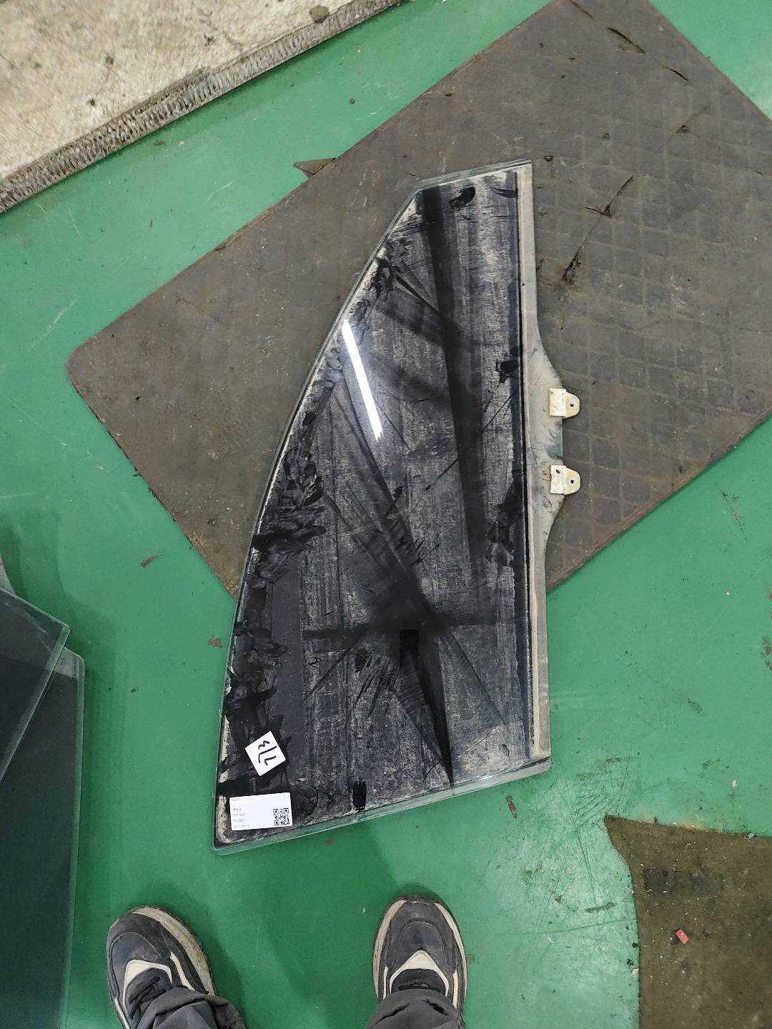 73300TC4H00 Front Door Glass, Right