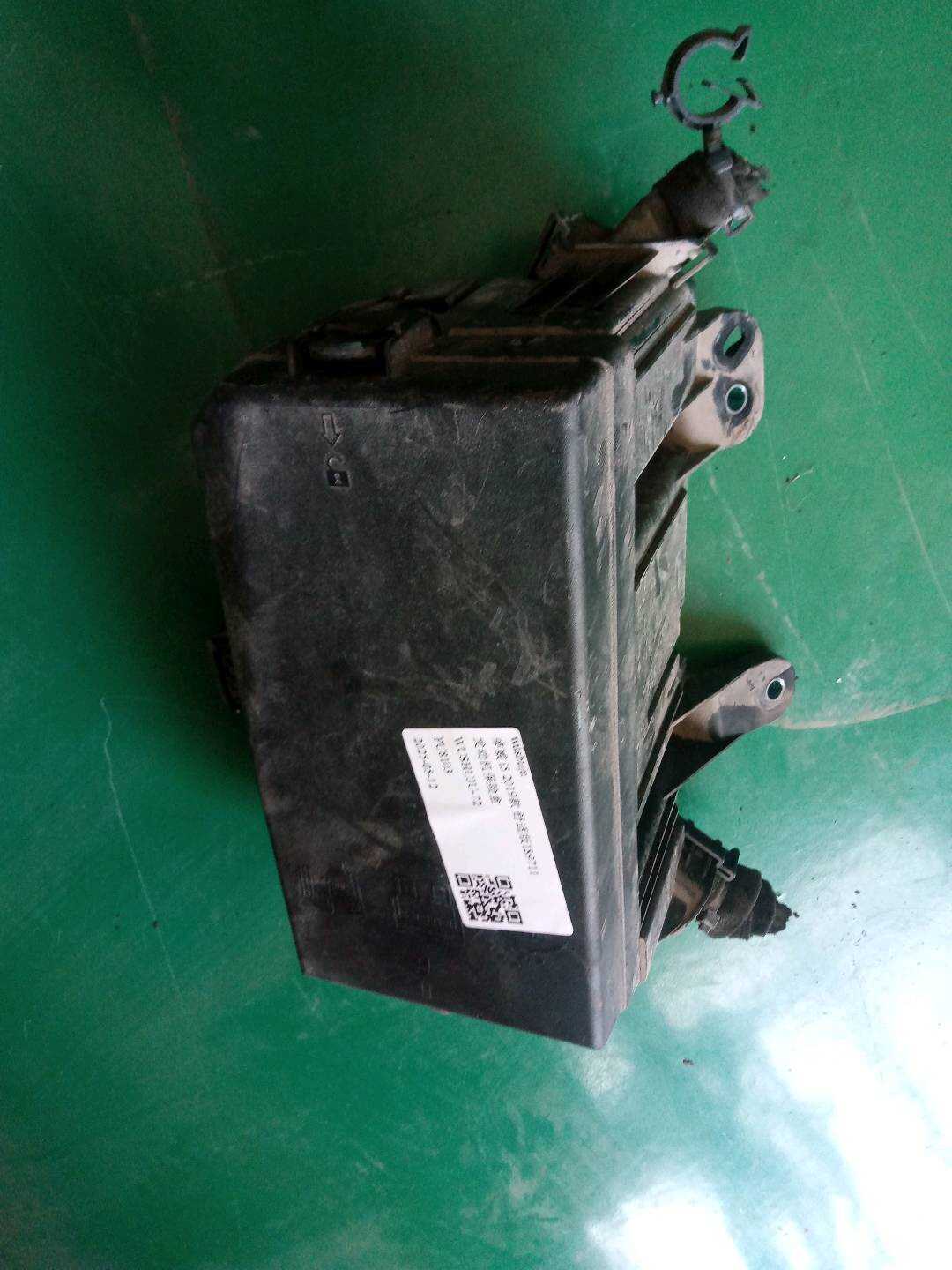 11100633 Engine Fuse Box