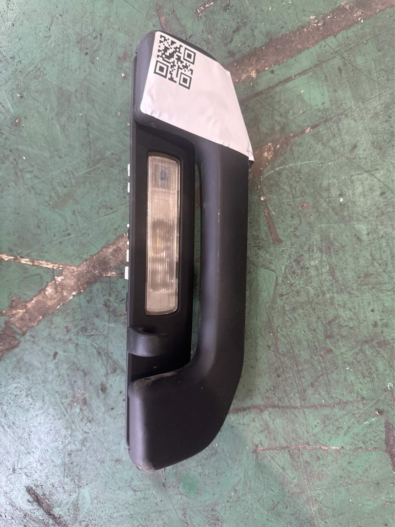 A16681005547E94 车顶扶手(左后)