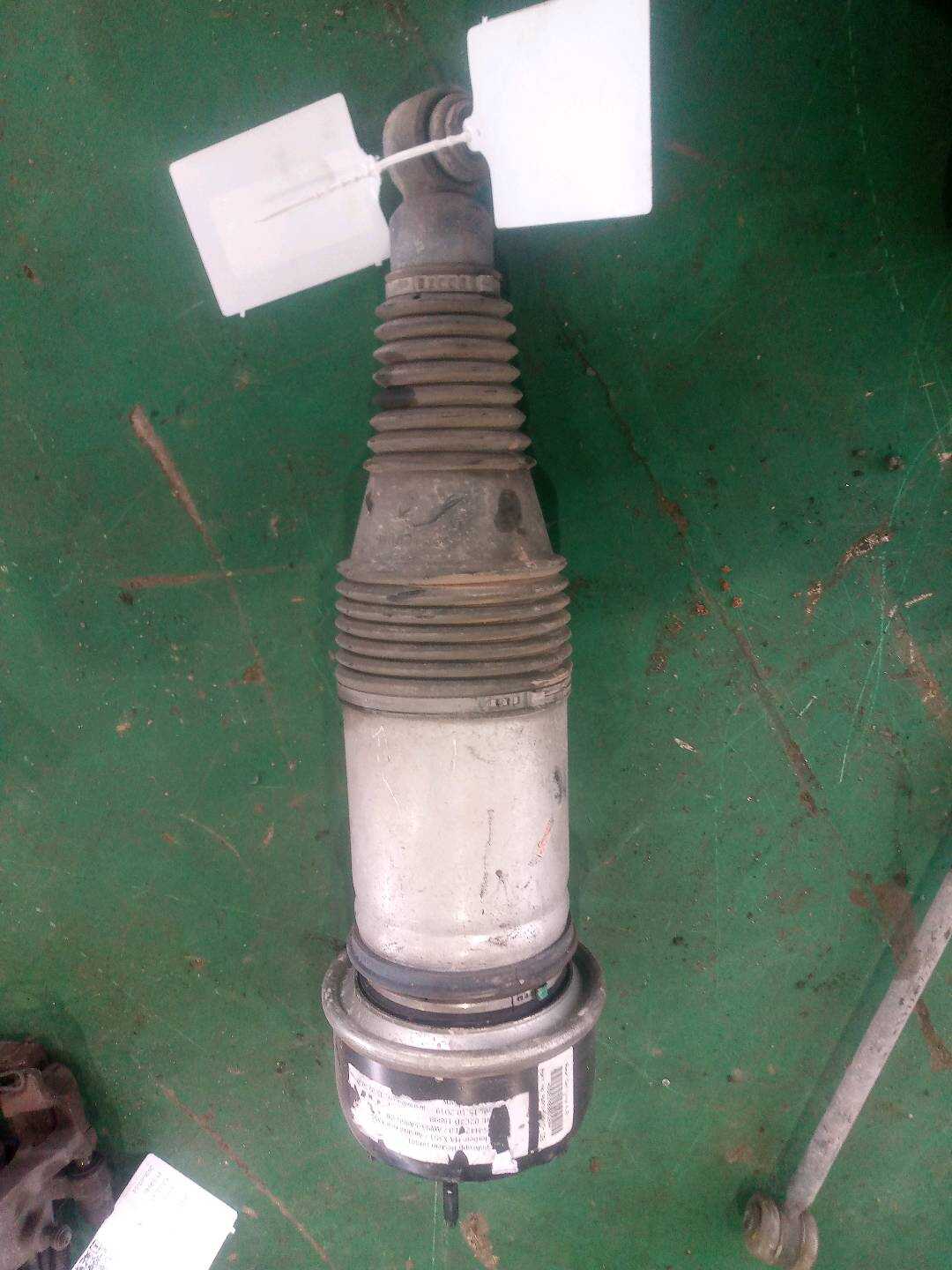 C2D33847 Rear Shock Absorber Assembly