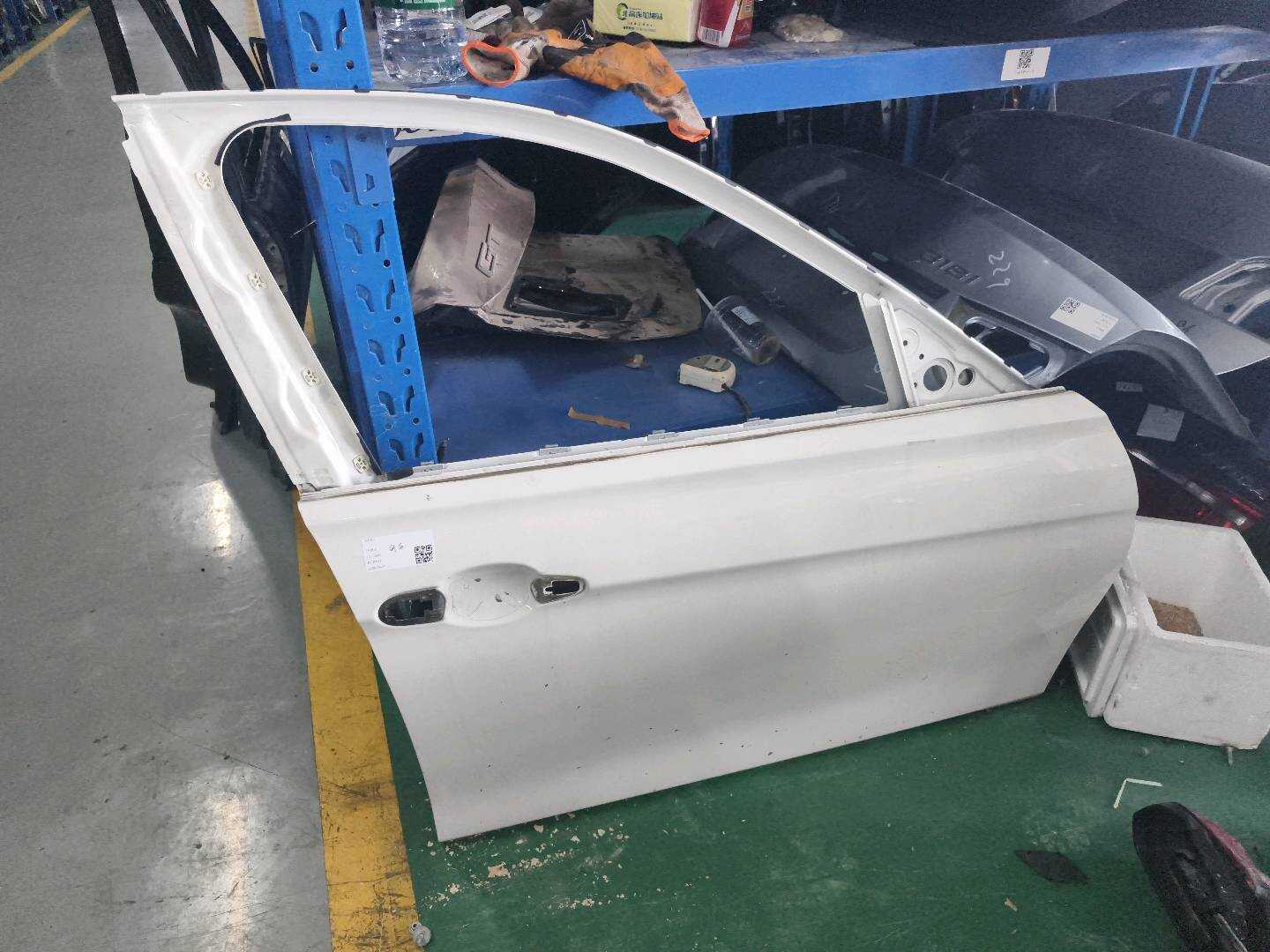 41009628764 前门壳（右）