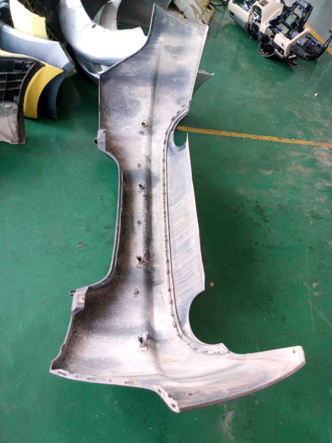 C2Z2148XXX 后保险杠皮
