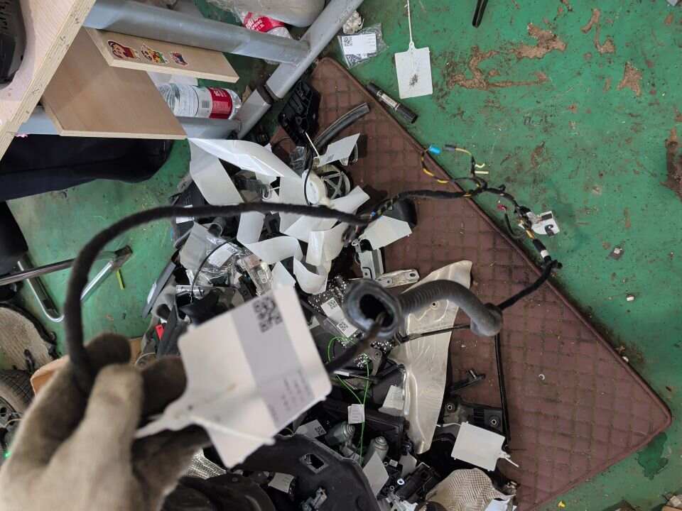 61129344677 后尾箱盖线束