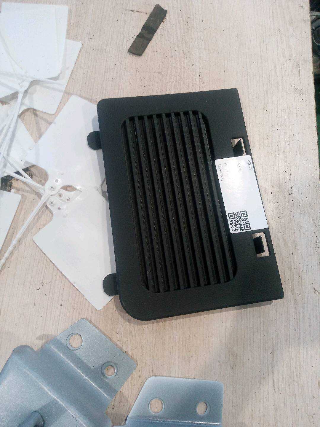 SC5608061 行李箱右检修口盖板
