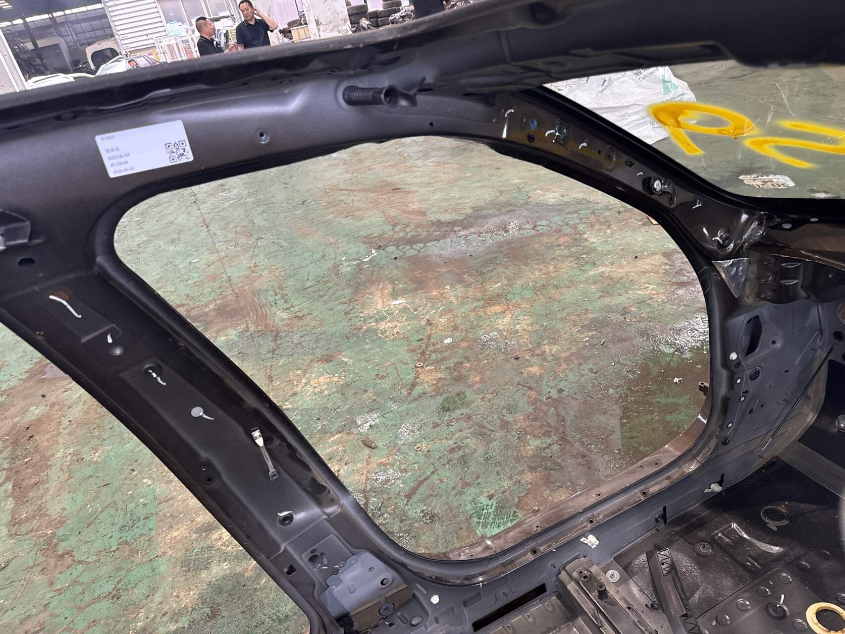 41007353153 Side Window Frame, Left