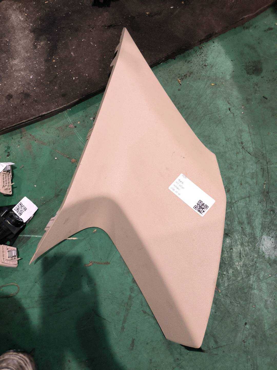 51437344217 D柱内衬(左)