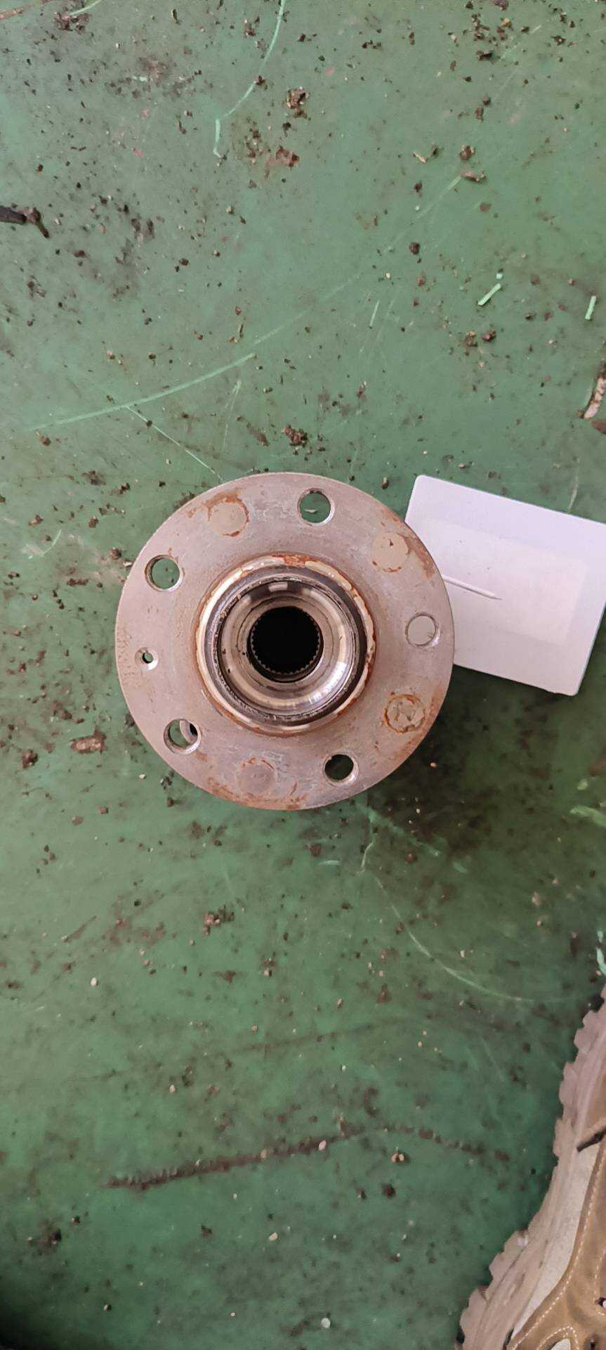L1KD407621 Front Wheel Hub With Bearing, Right