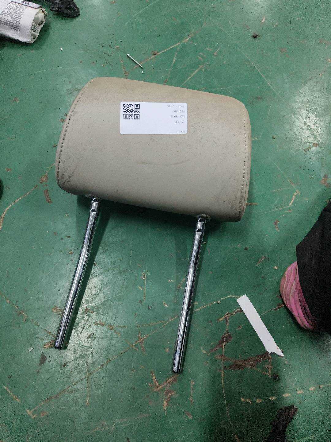 4L0881902AD 副驾驶员座椅头枕