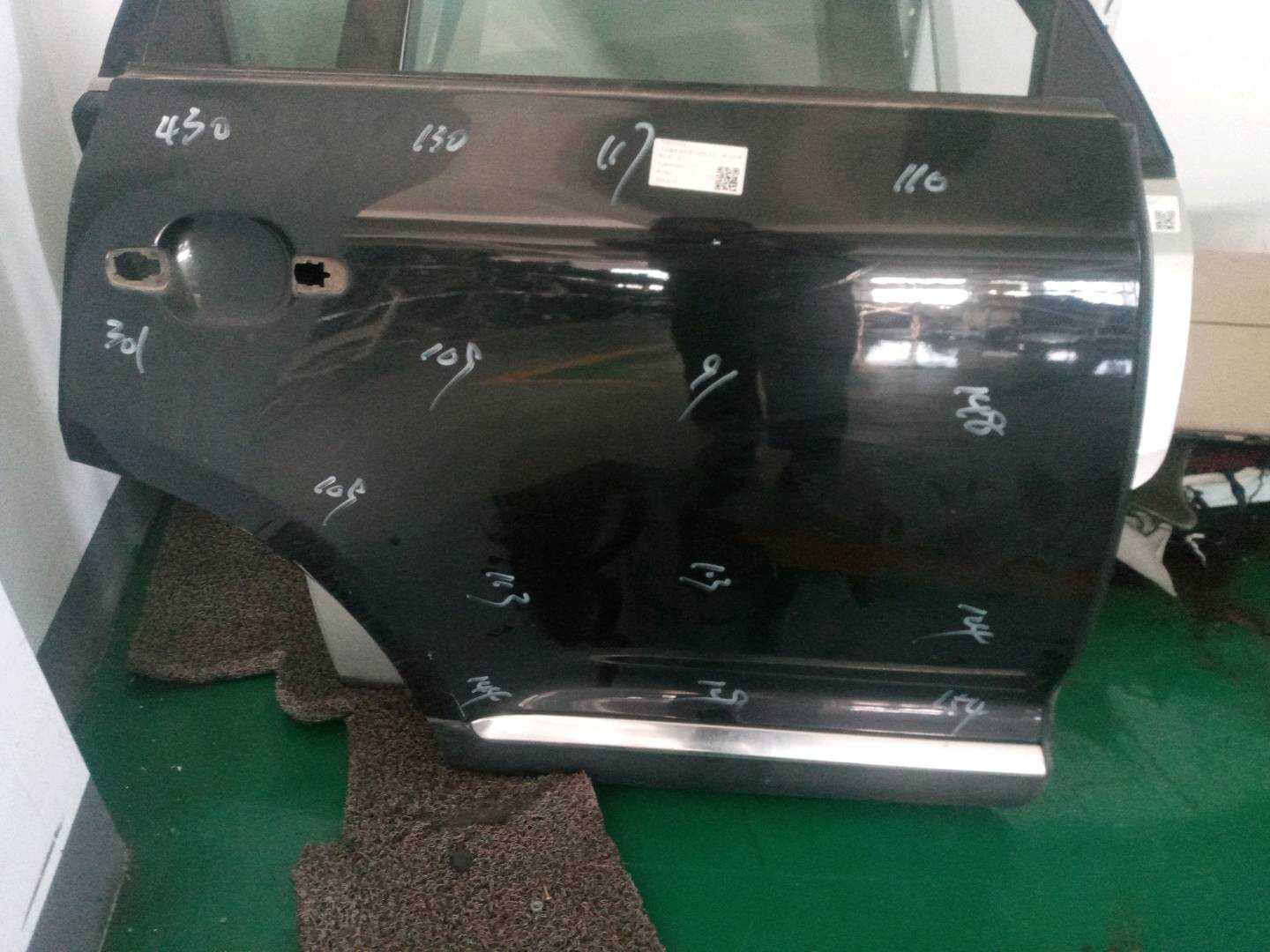 7L0833056M 后门壳(右)