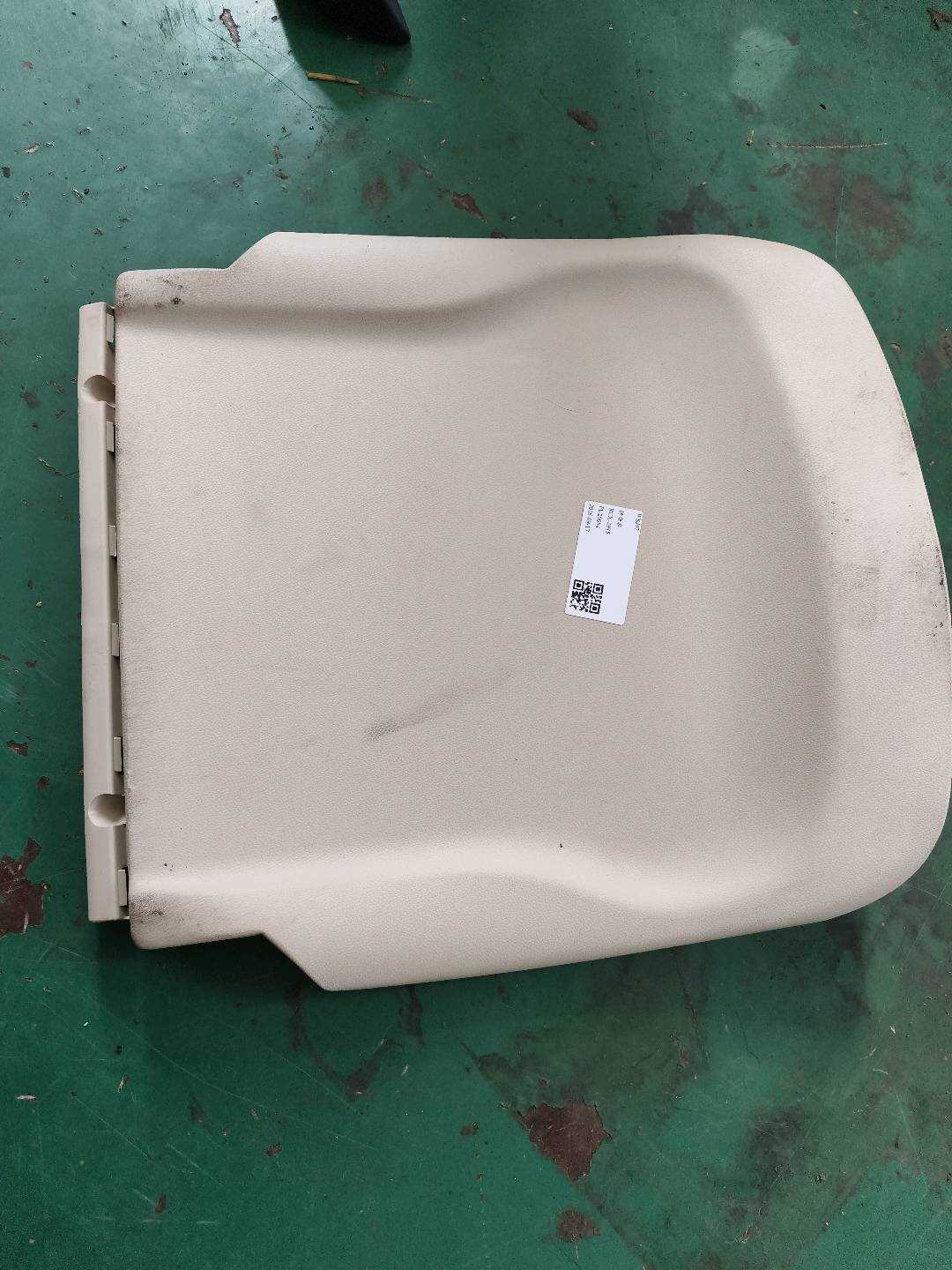 A24691077008L36 副驾驶员座椅靠背骨架护面